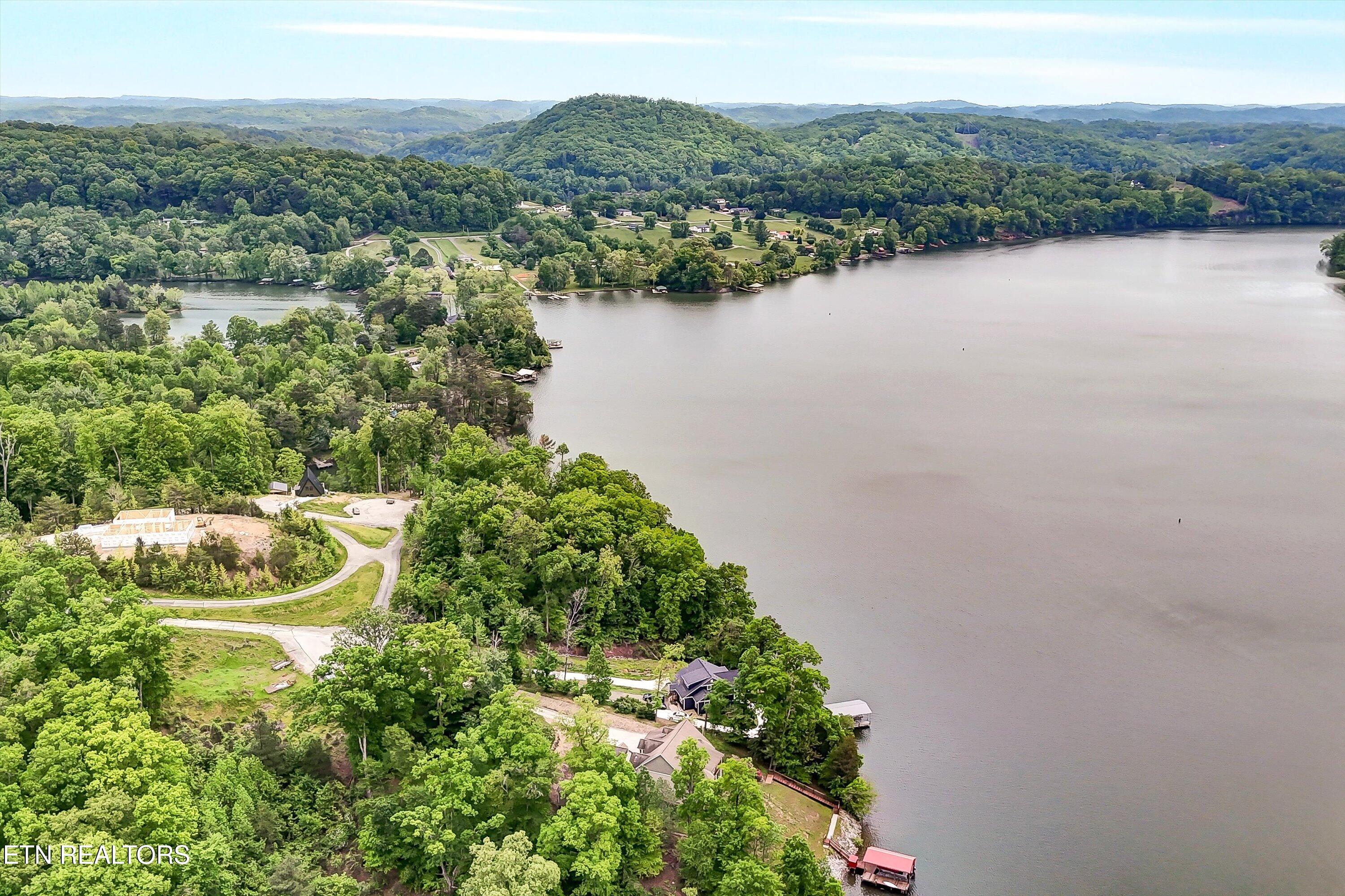 Emory Pointe Lane Harriman TN 37748