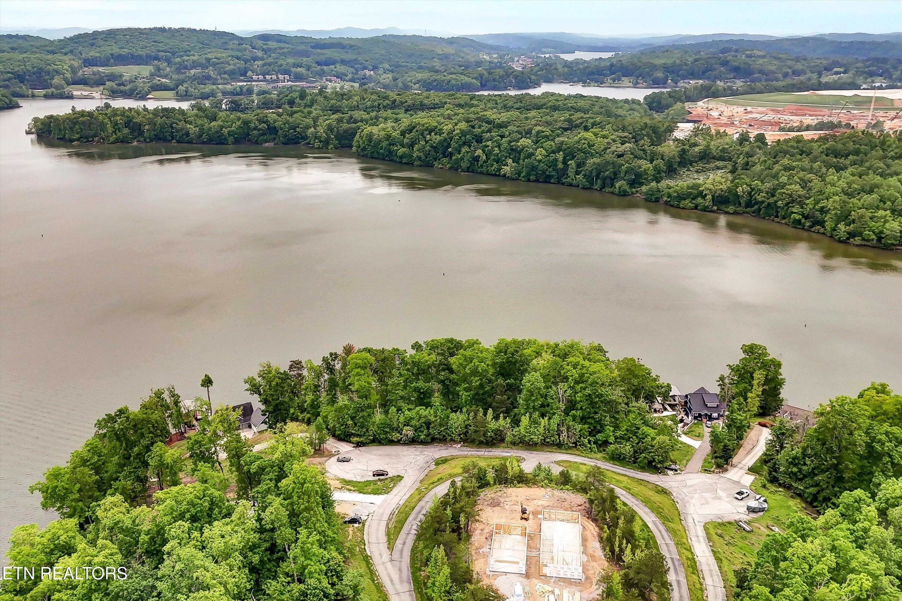 Emory Pointe Lane Harriman TN 37748