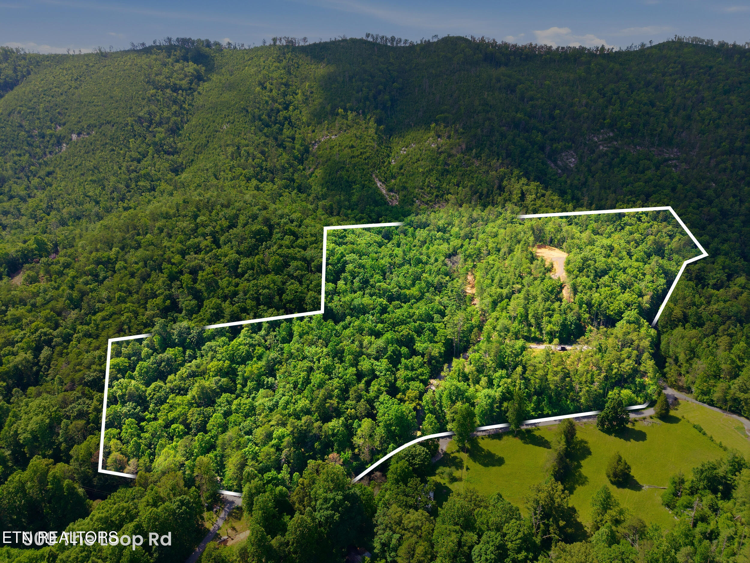 909 The Loop Road Walland TN 37886