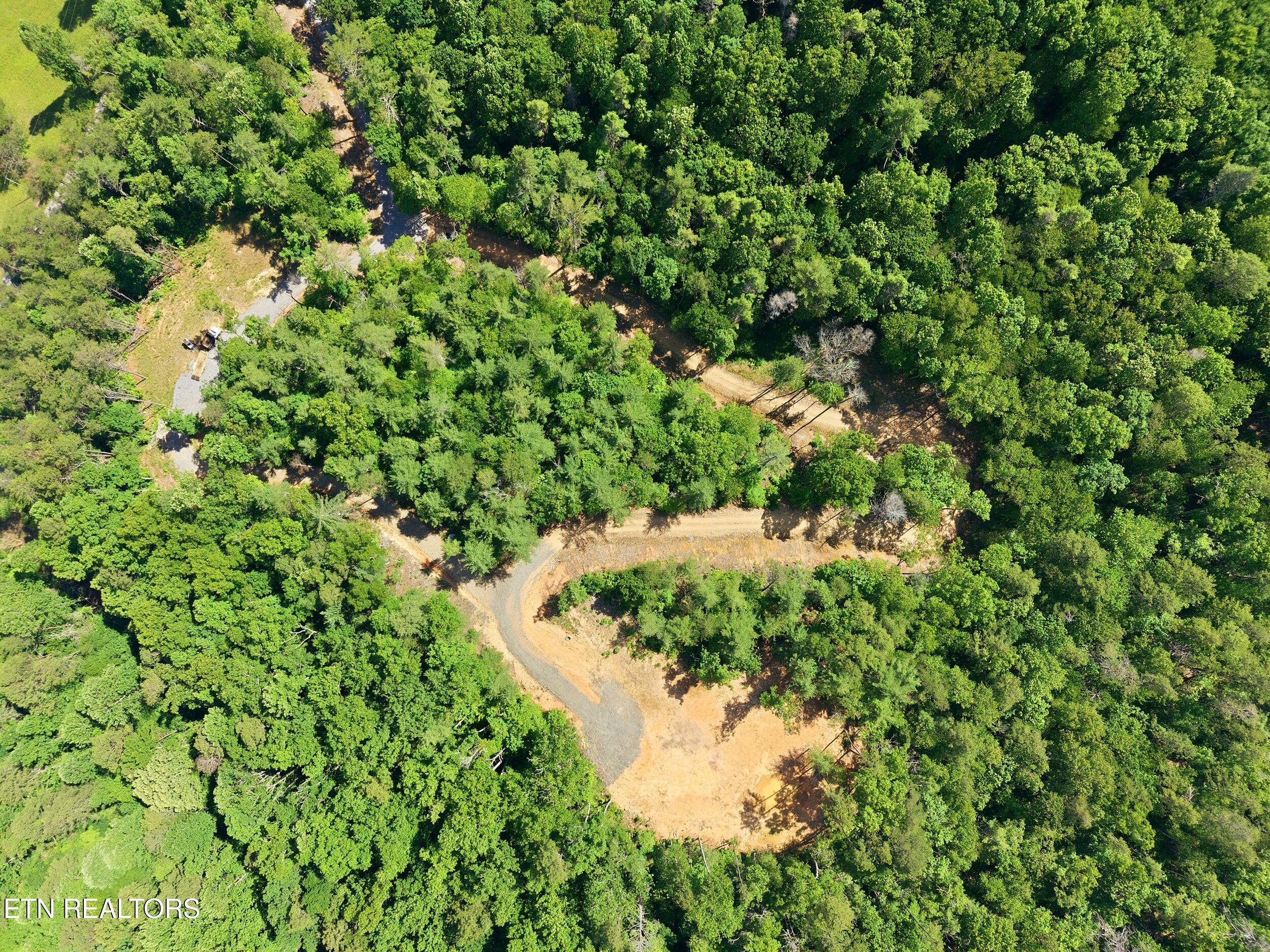 909 The Loop Road Walland TN 37886