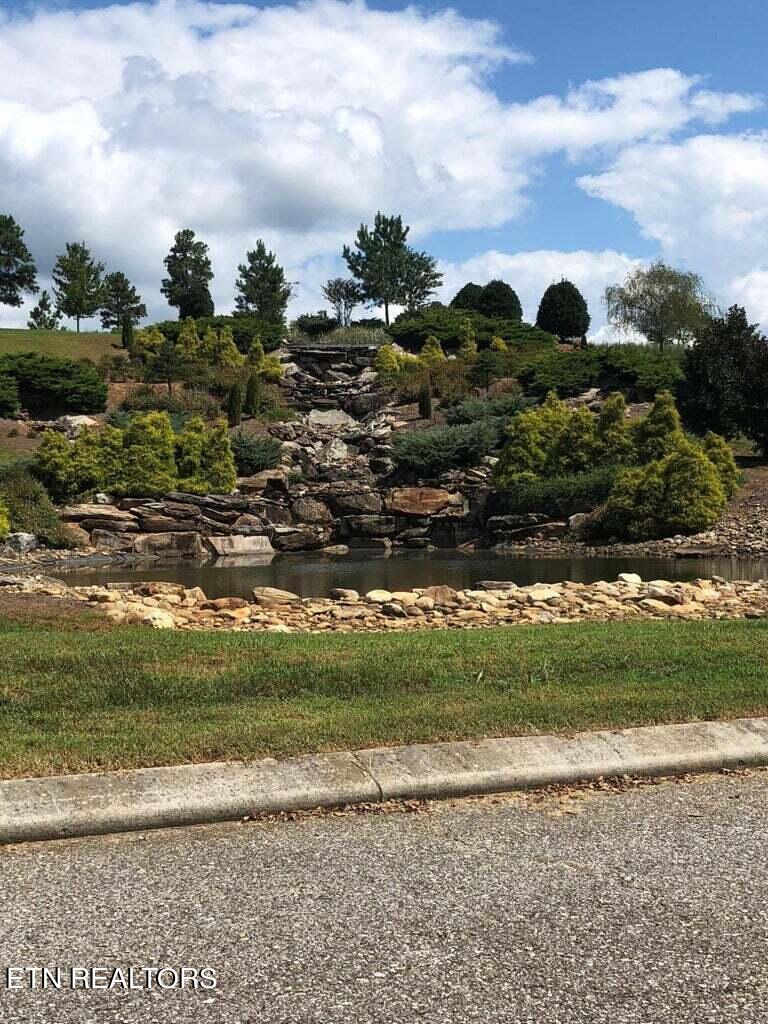 76 Twin Lakes Drive Loudon TN 37774