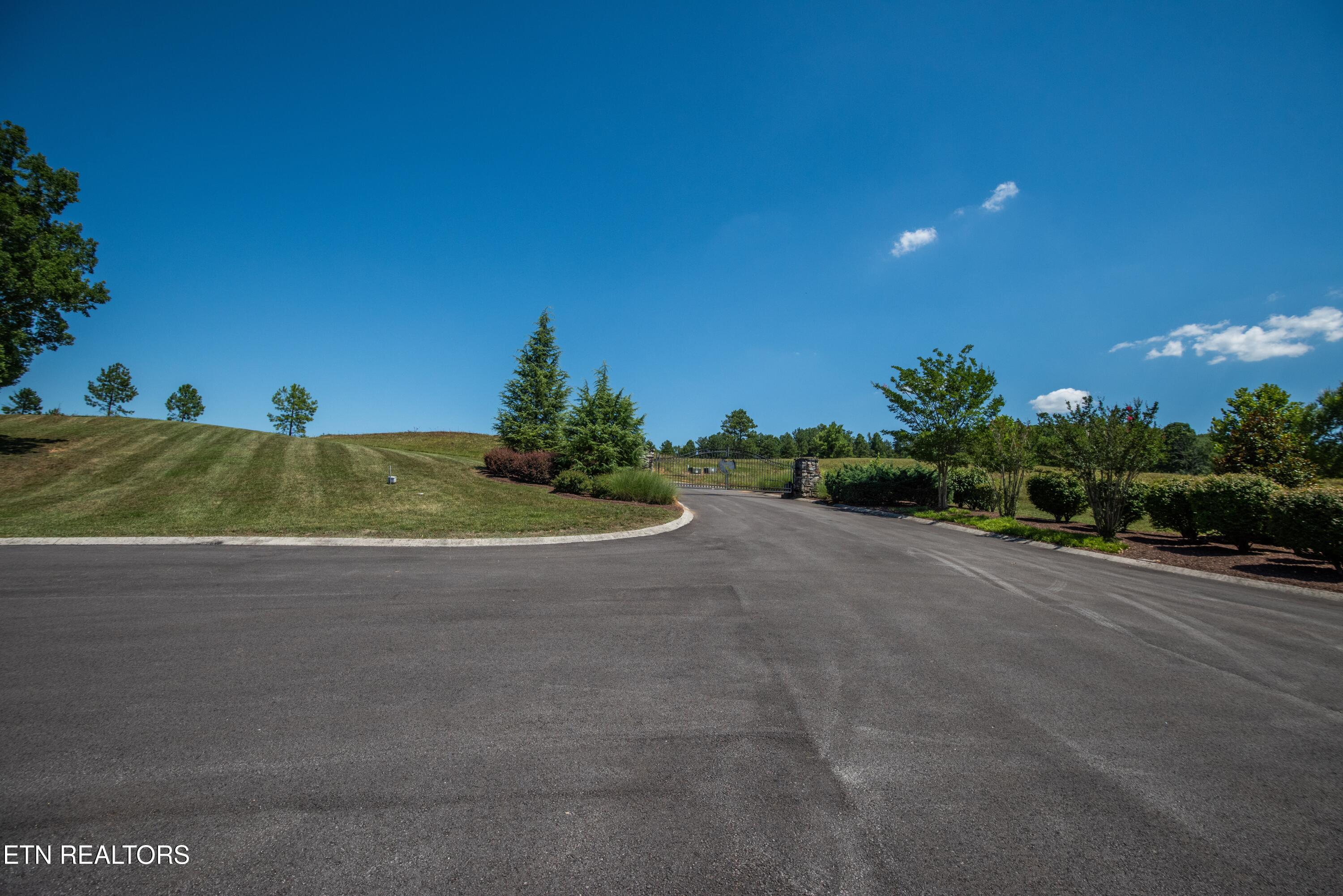 76 Twin Lakes Drive Loudon TN 37774