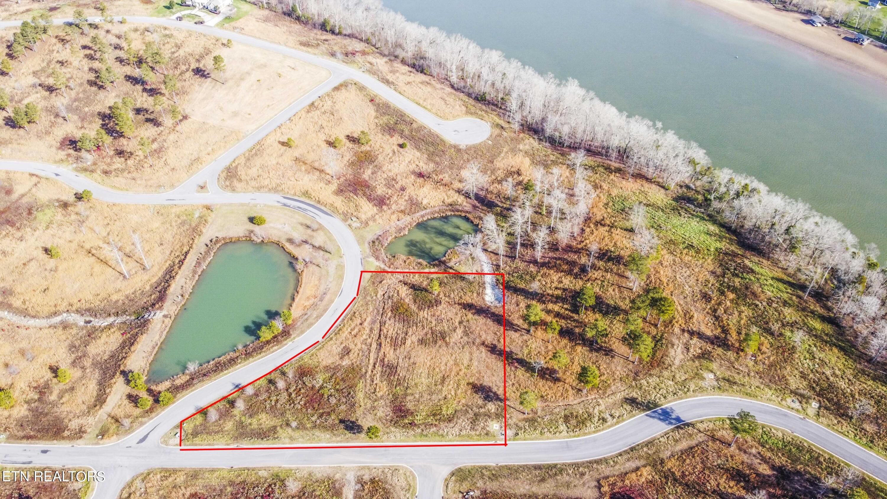 76 Twin Lakes Drive Loudon TN 37774