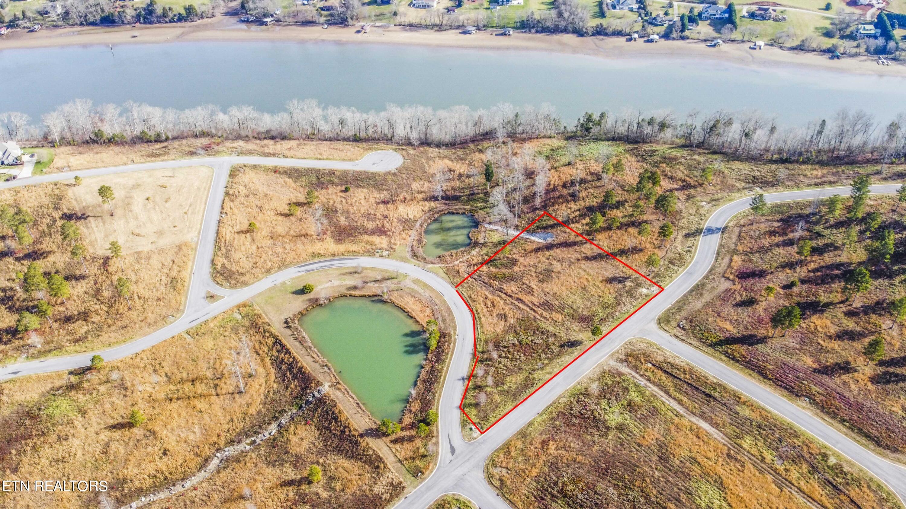 76 Twin Lakes Drive Loudon TN 37774