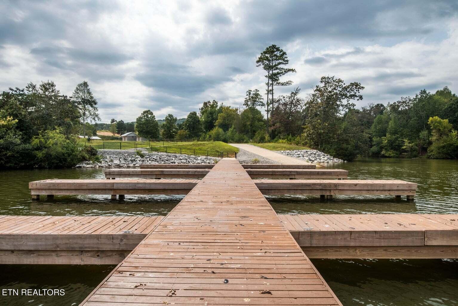 76 Twin Lakes Drive Loudon TN 37774