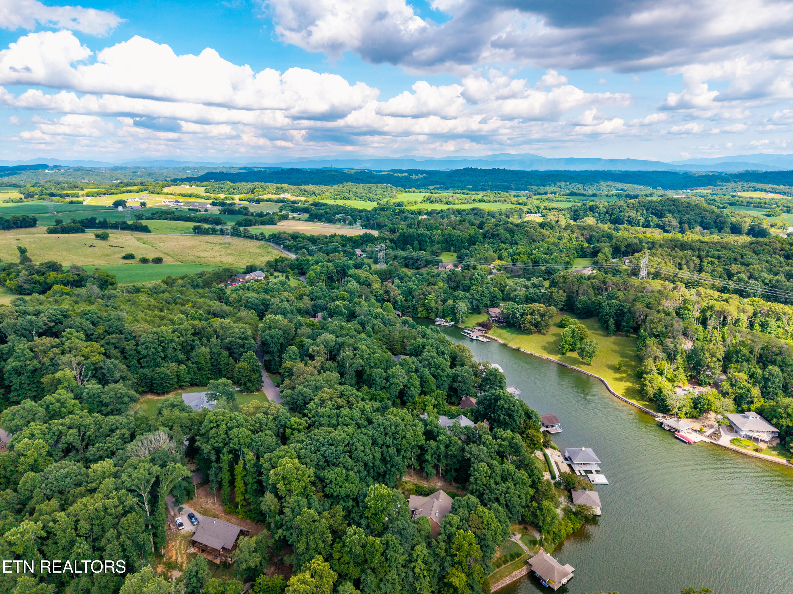 927 Windridge Road Friendsville TN 37737
