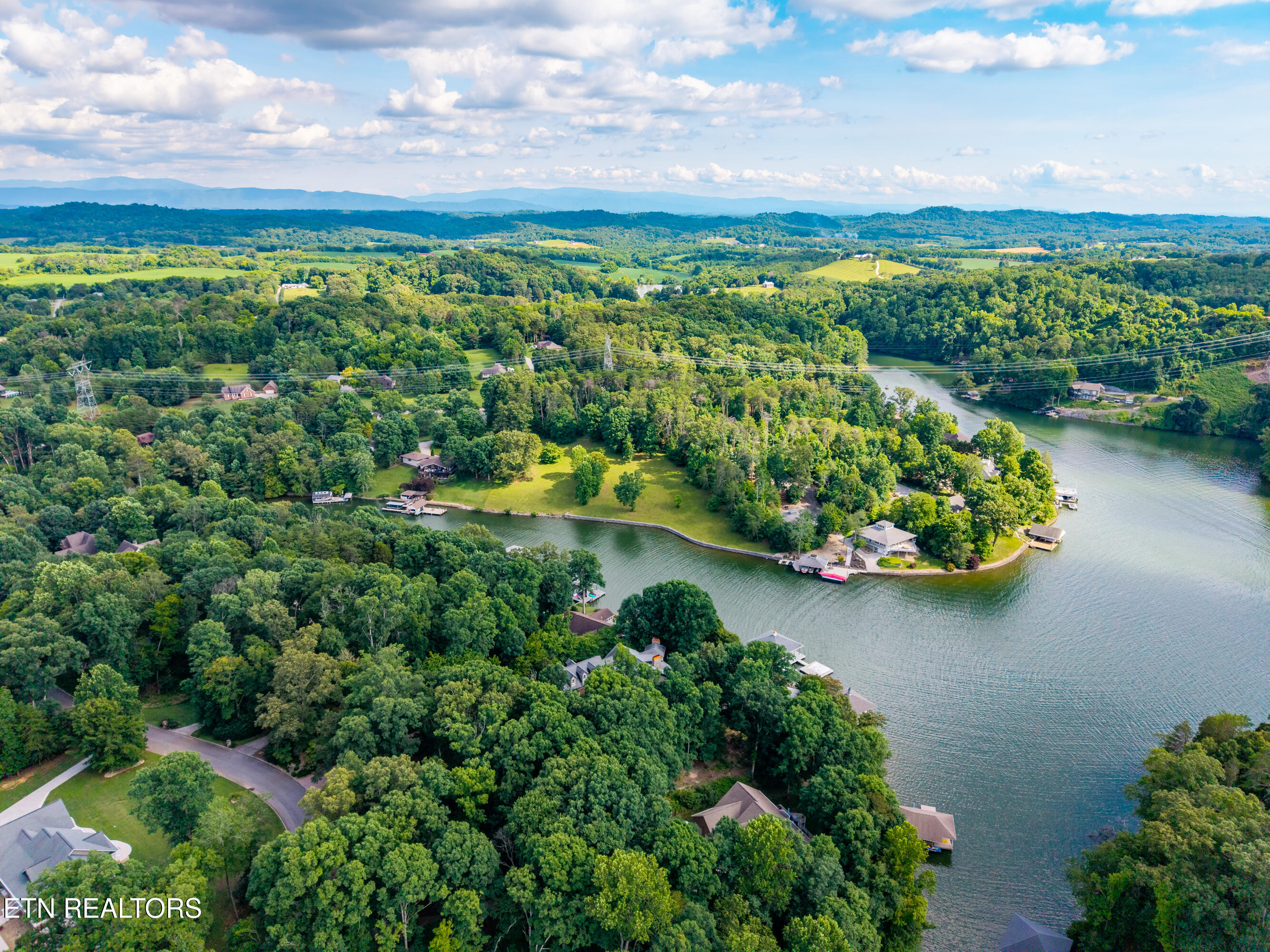 927 Windridge Road Friendsville TN 37737