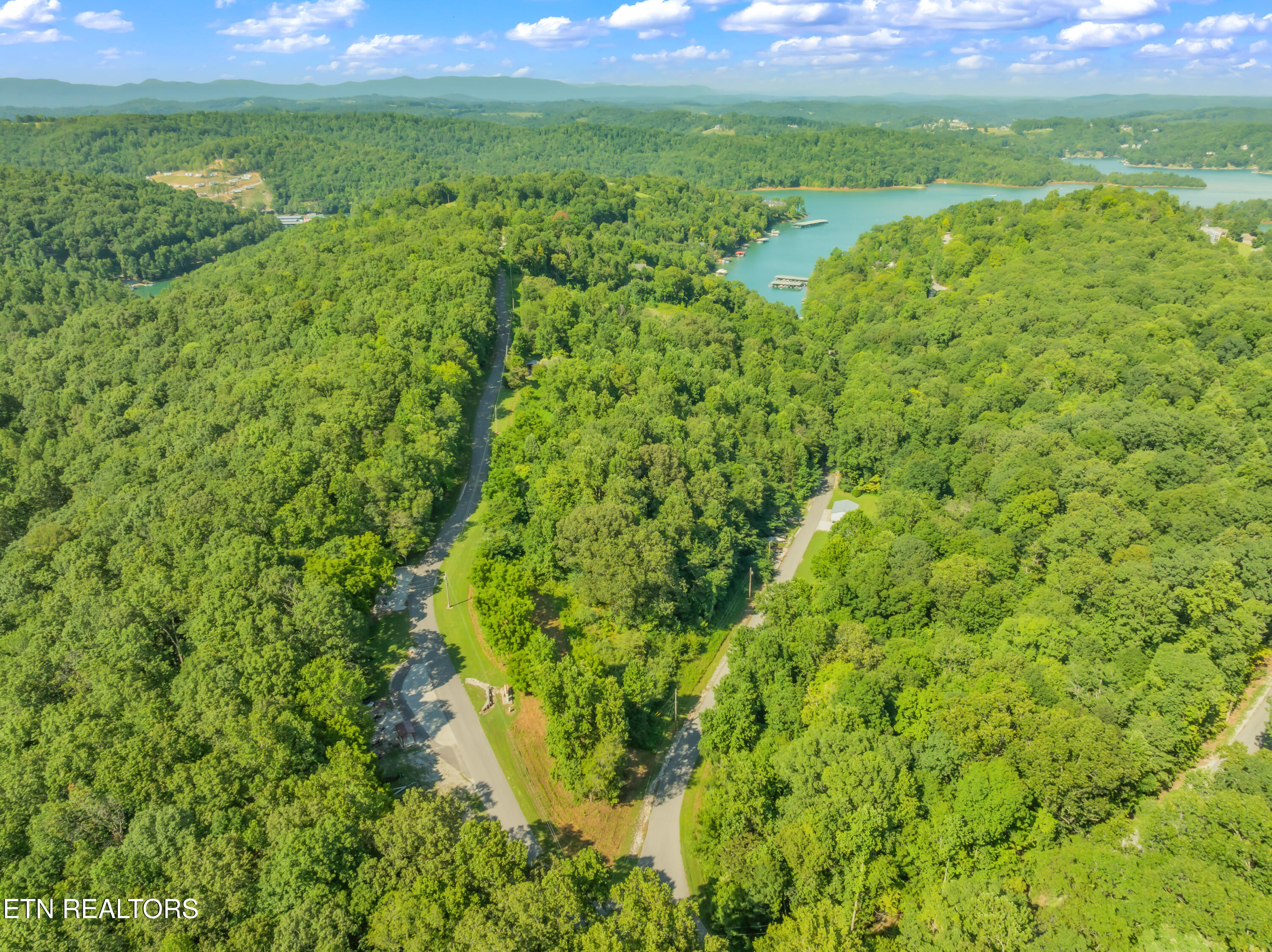 00 Shanghai Landing Lane Lafollette TN 37766