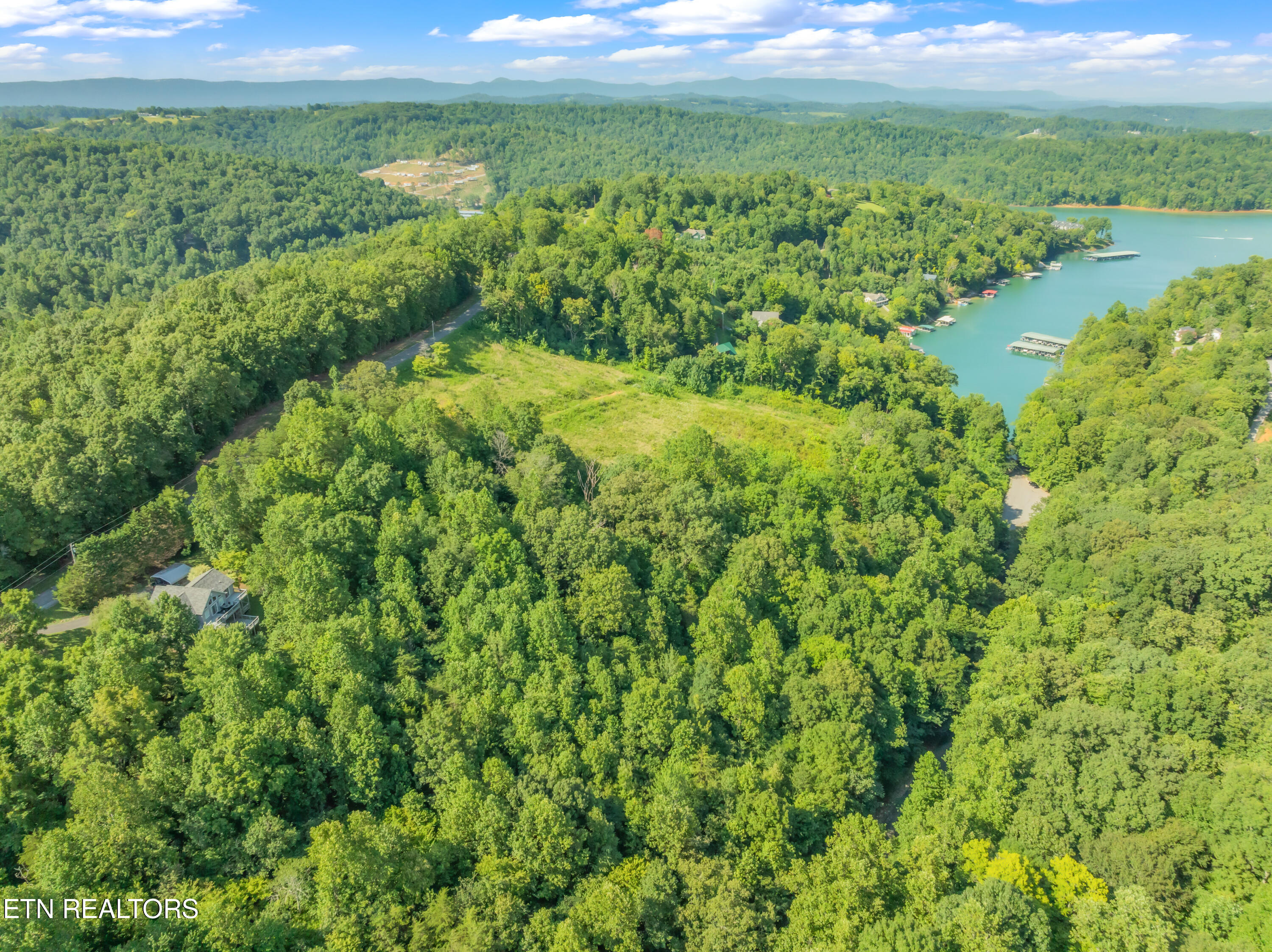 00 Shanghai Landing Lane Lafollette TN 37766