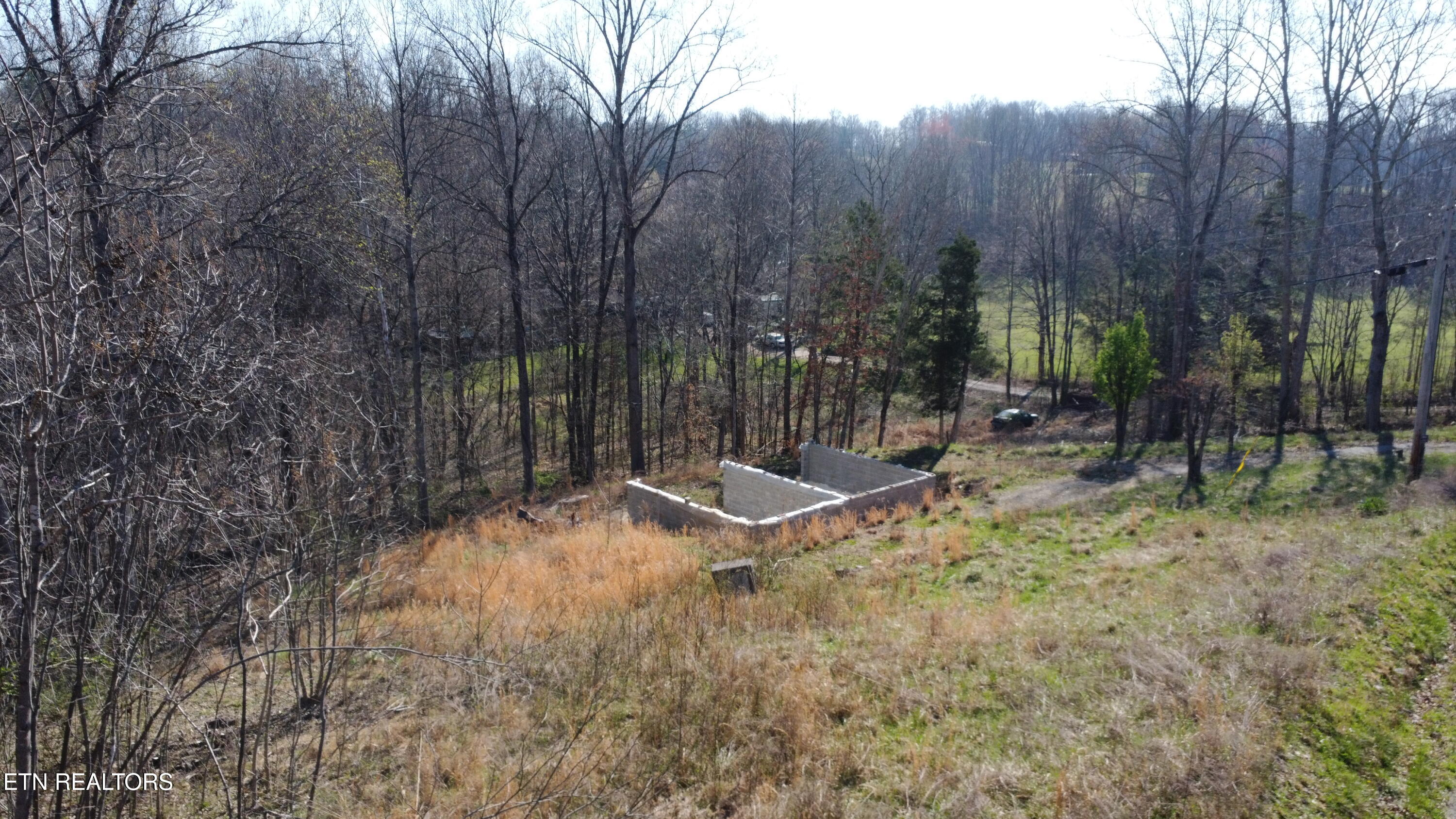 174 Turkeytown Road Hilham TN 38568