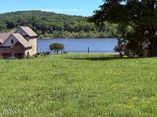 126 Cape Lookout Light Loudon TN 37774