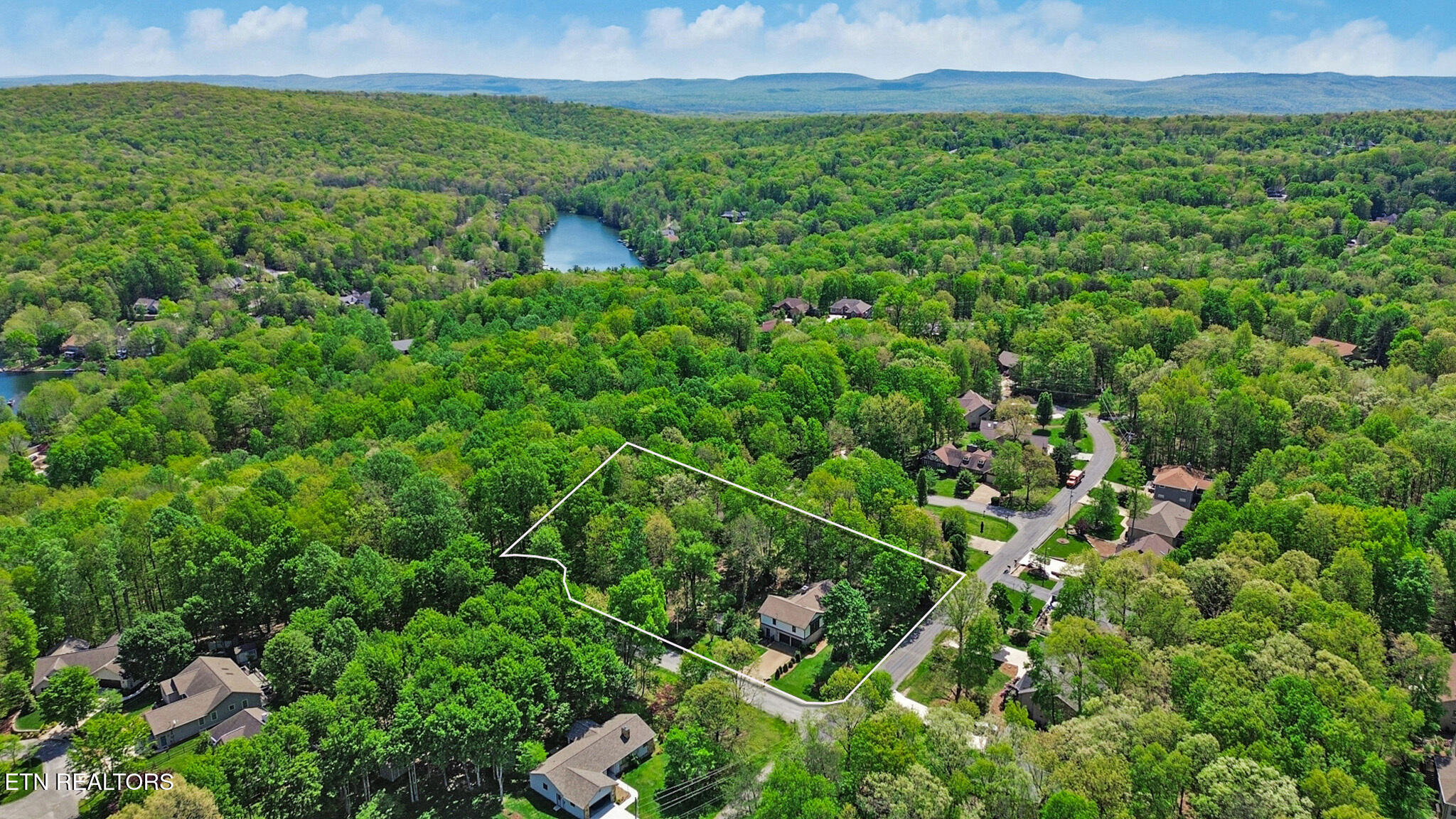 14 Ridge Crest Circle Fairfield Glade TN 38558
