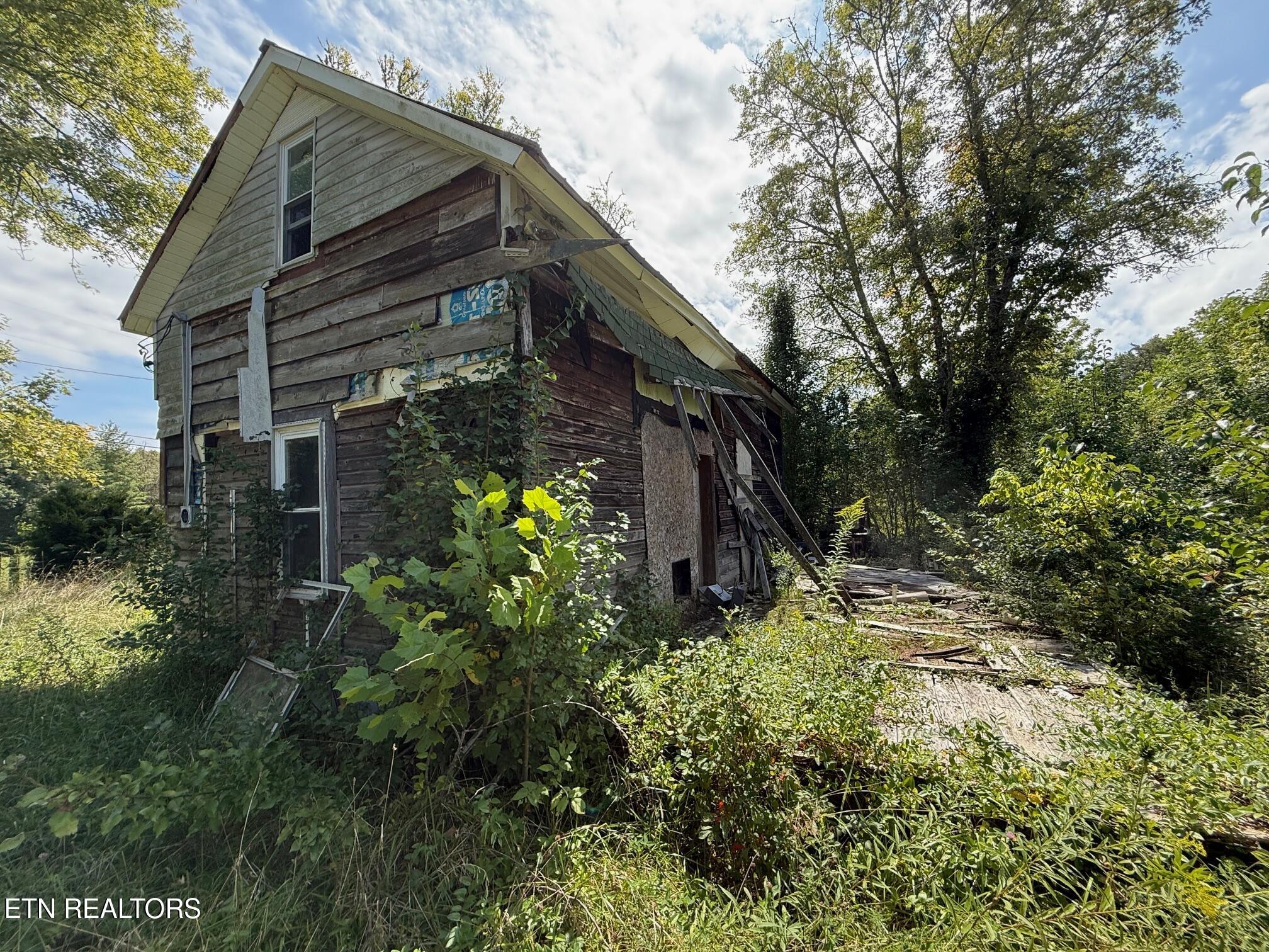 1235 Tatesville Road Palmer TN 37365