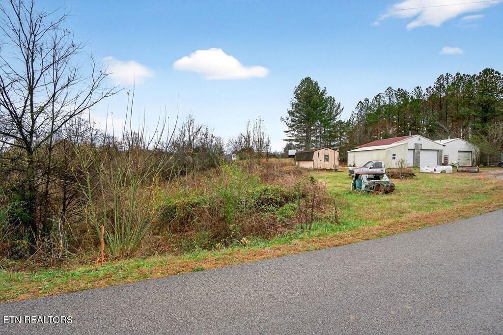 265 N Center Point Acres Walling TN 38587