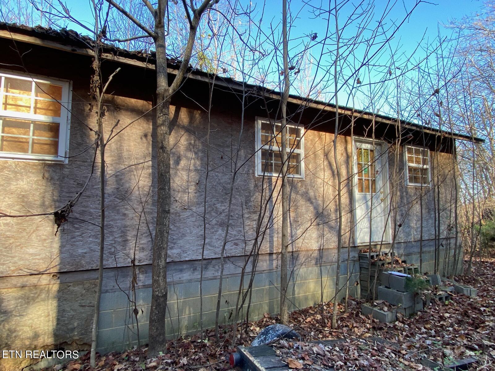 902 Charlie Dalton Lane Thorn Hill TN 37881