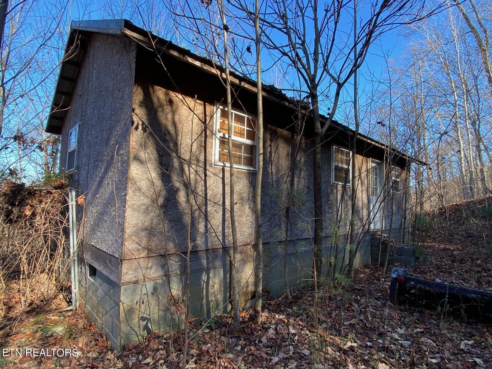 902 Charlie Dalton Lane Thorn Hill TN 37881