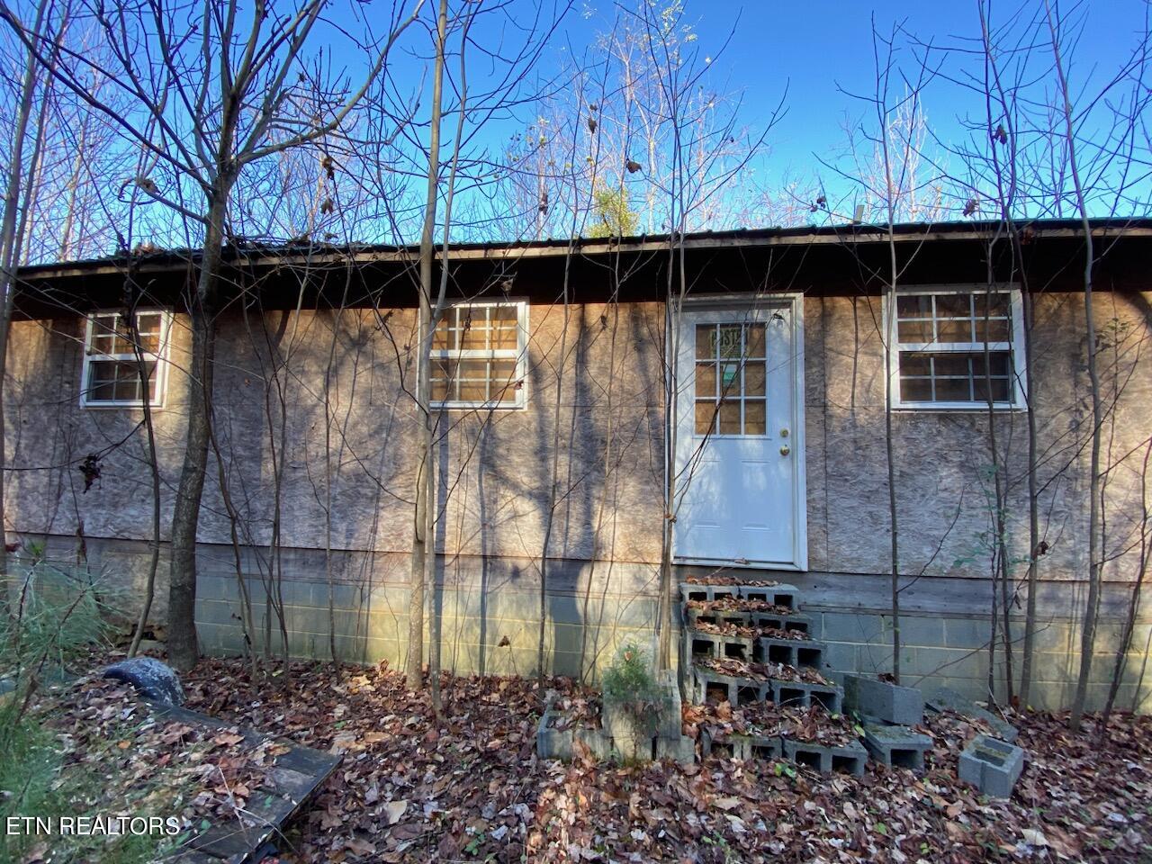 902 Charlie Dalton Lane Thorn Hill TN 37881