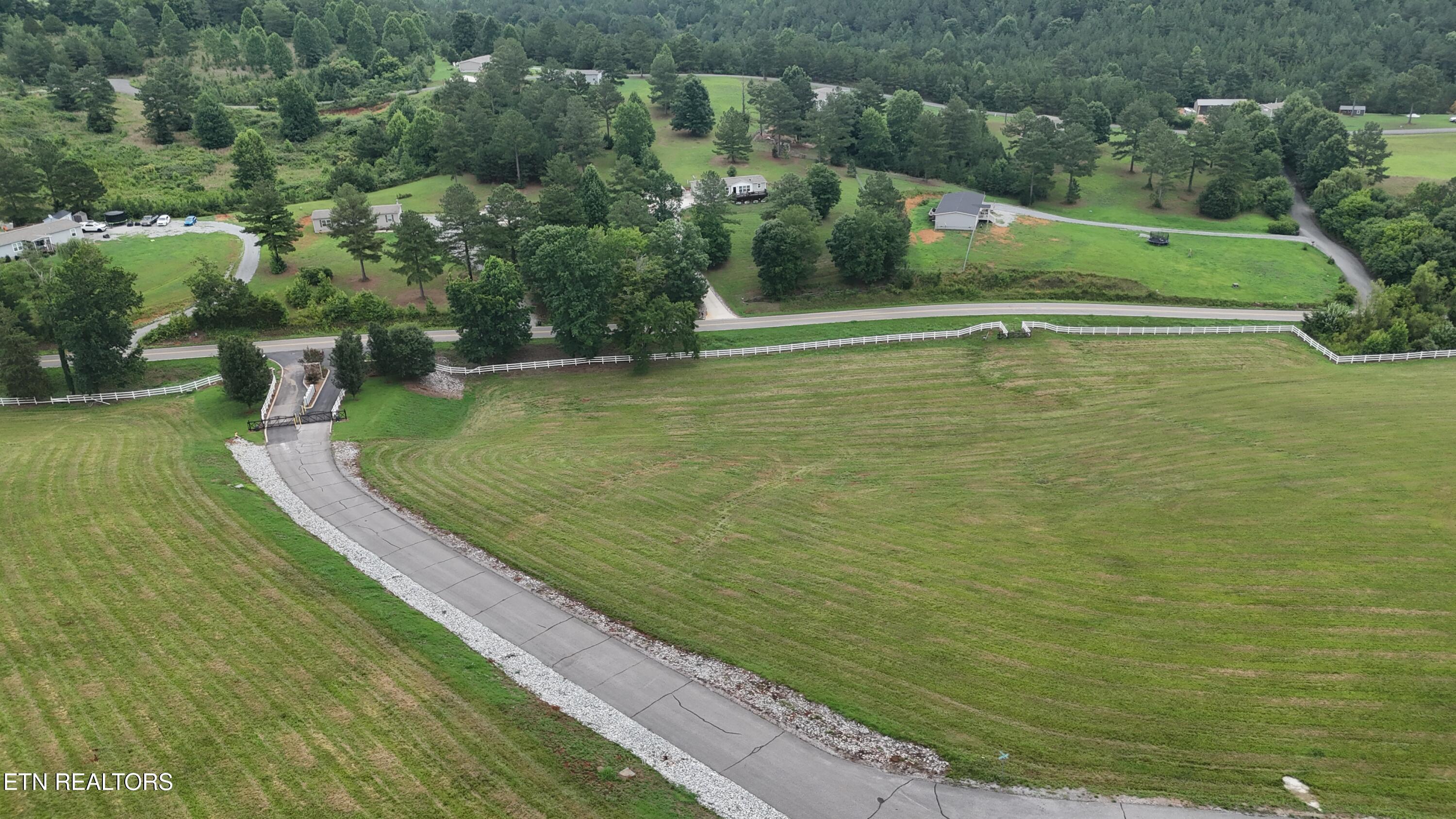 The Gates Drive Decatur TN 37322