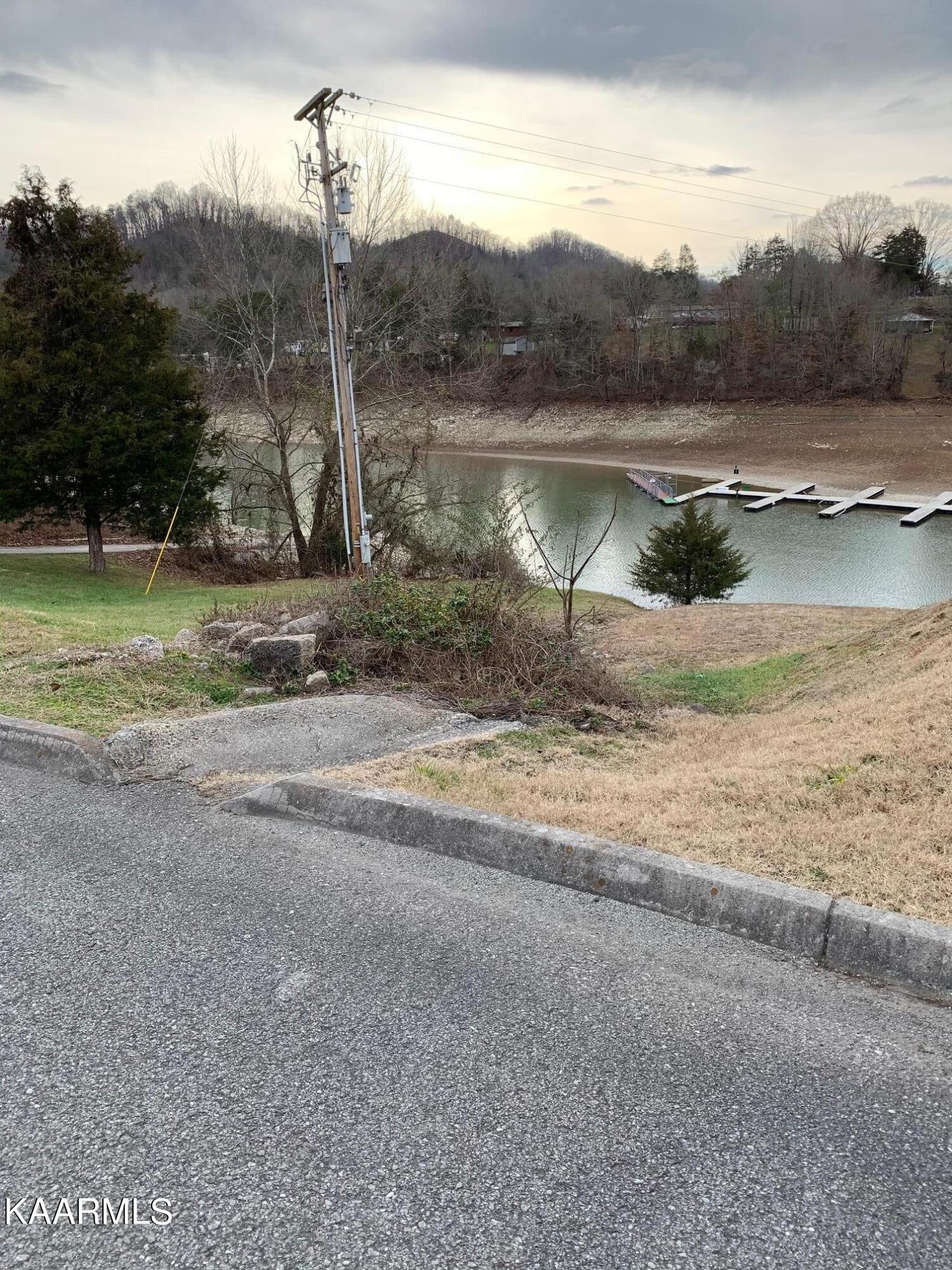 121 Links Court Tazewell TN 37879