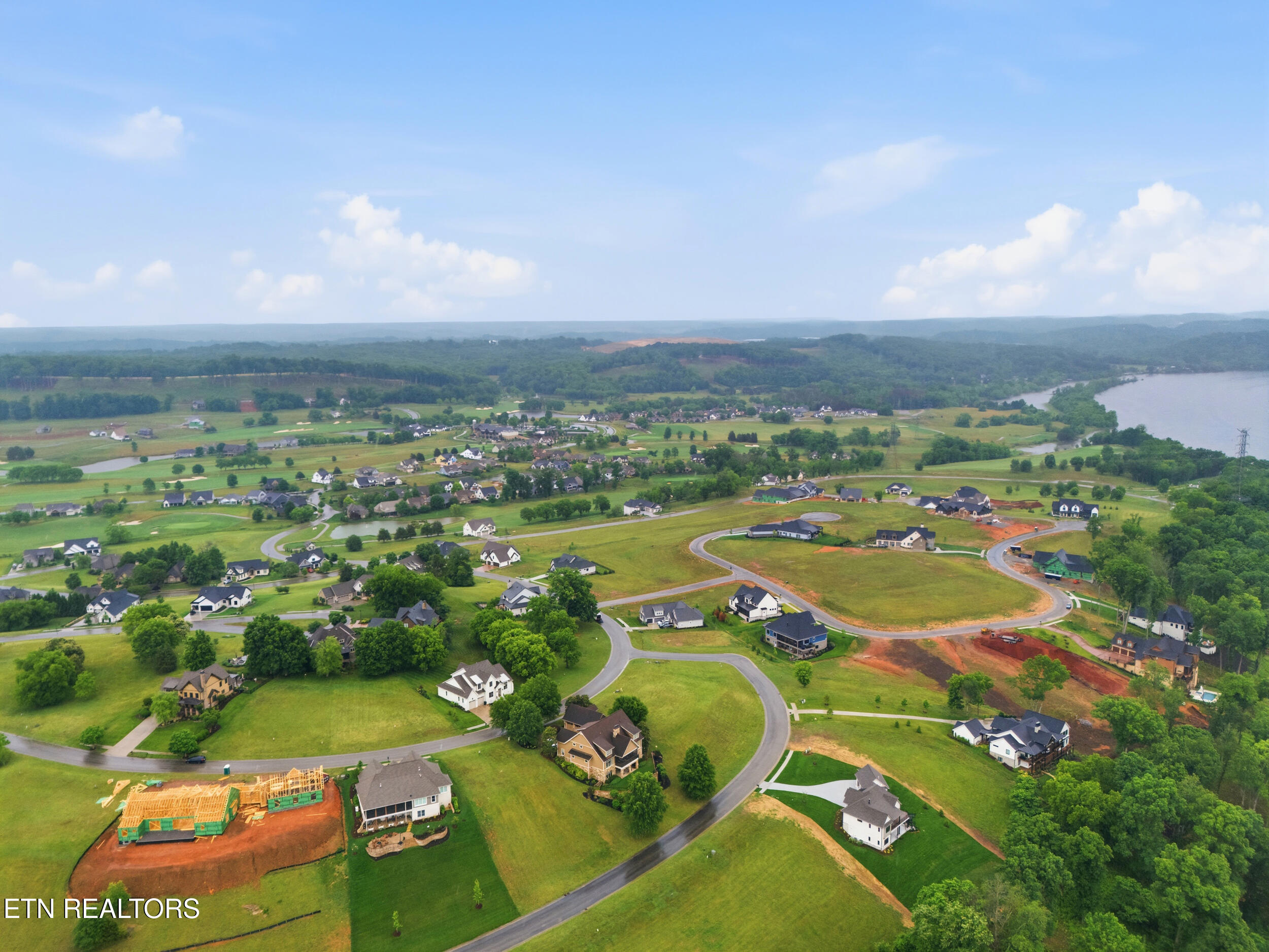 2327 Persimmon Loudon TN 37774