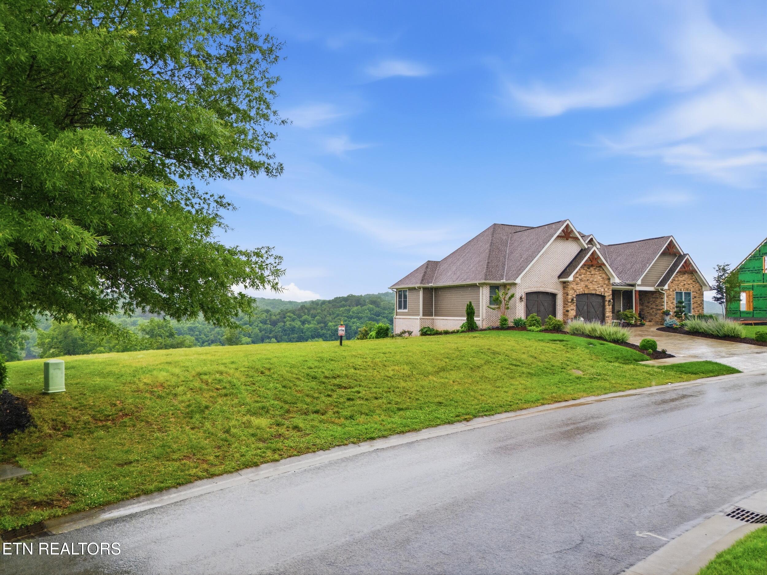 2327 Persimmon Loudon TN 37774