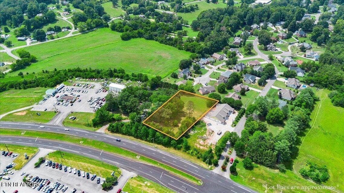 2025 N Charles G Seivers Boulevard Clinton TN 37716