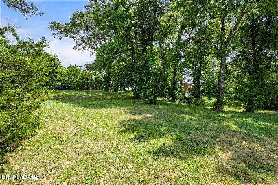 2025 N Charles G Seivers Boulevard Clinton TN 37716