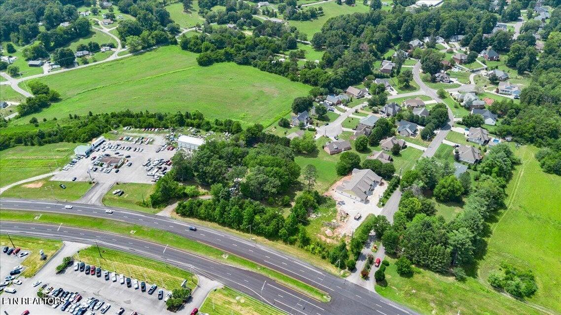 2025 N Charles G Seivers Boulevard Clinton TN 37716