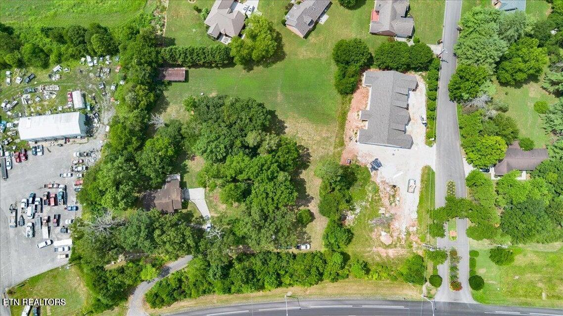 2025 N Charles G Seivers Boulevard Clinton TN 37716