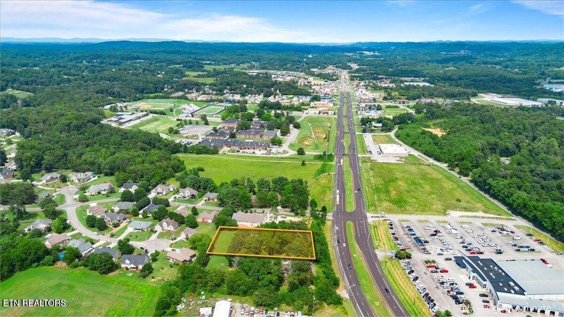 2025 N Charles G Seivers Boulevard Clinton TN 37716
