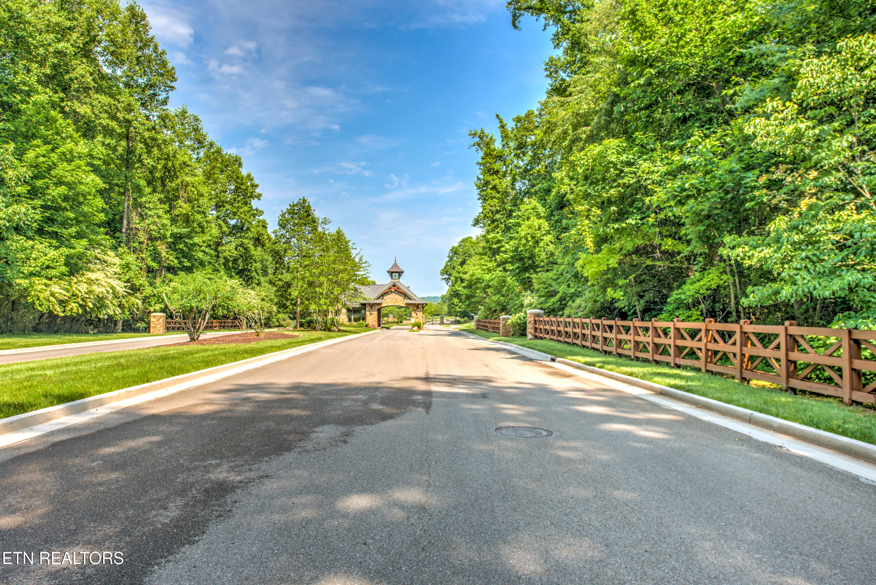 133 River Bank Trail Loudon TN 37774