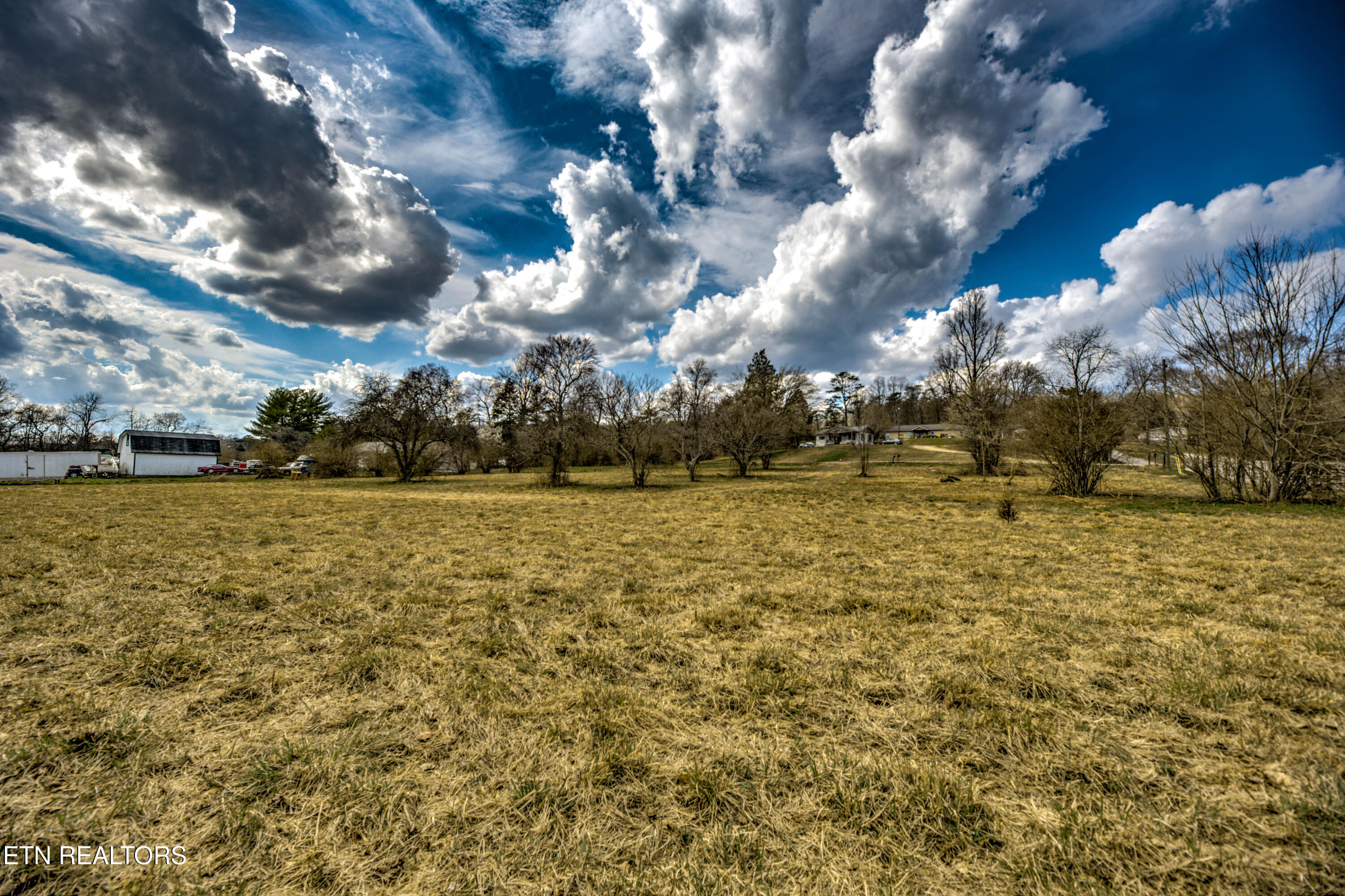 3275 W Wolf Valley Road Clinton TN 37716