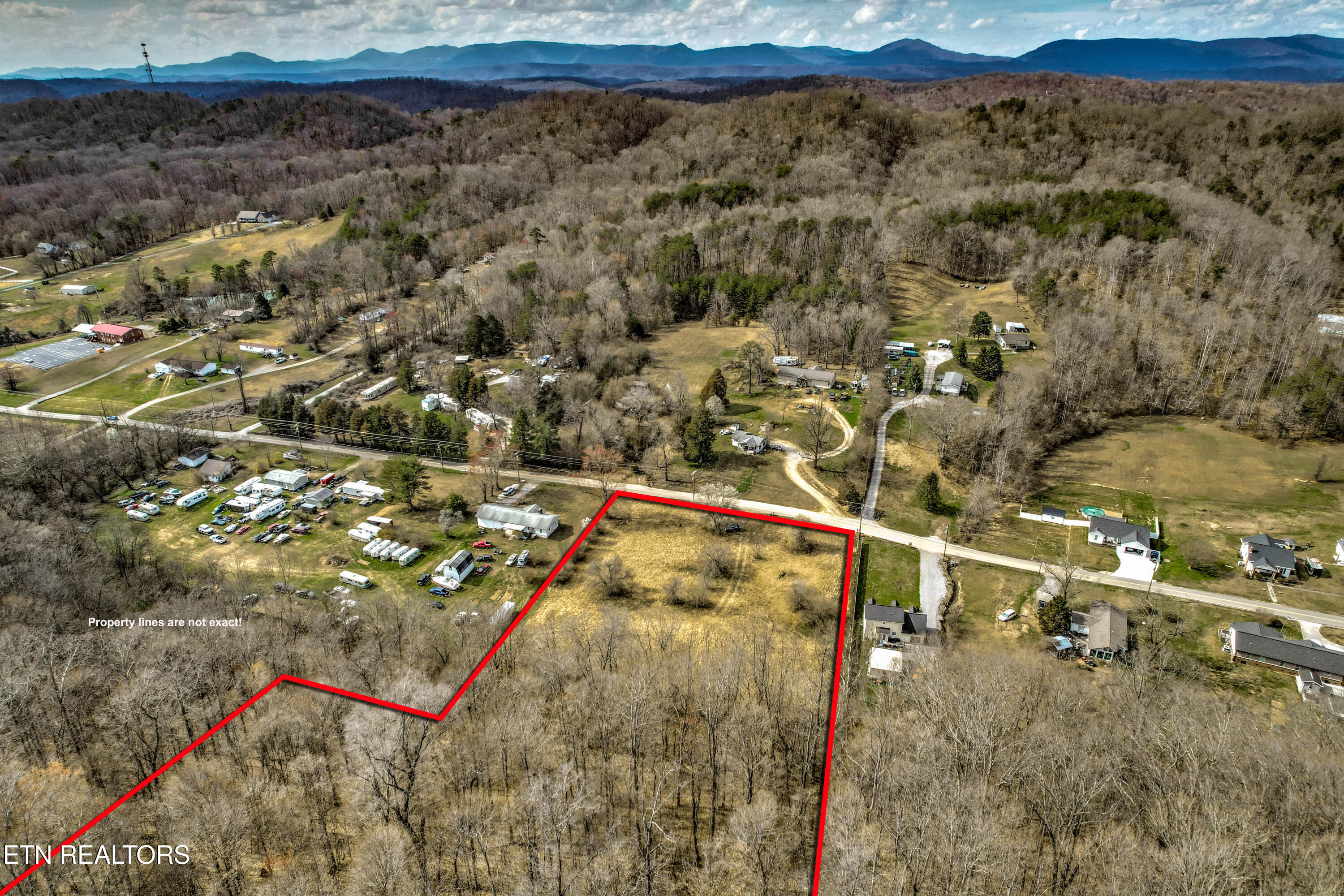 3275 W Wolf Valley Road Clinton TN 37716