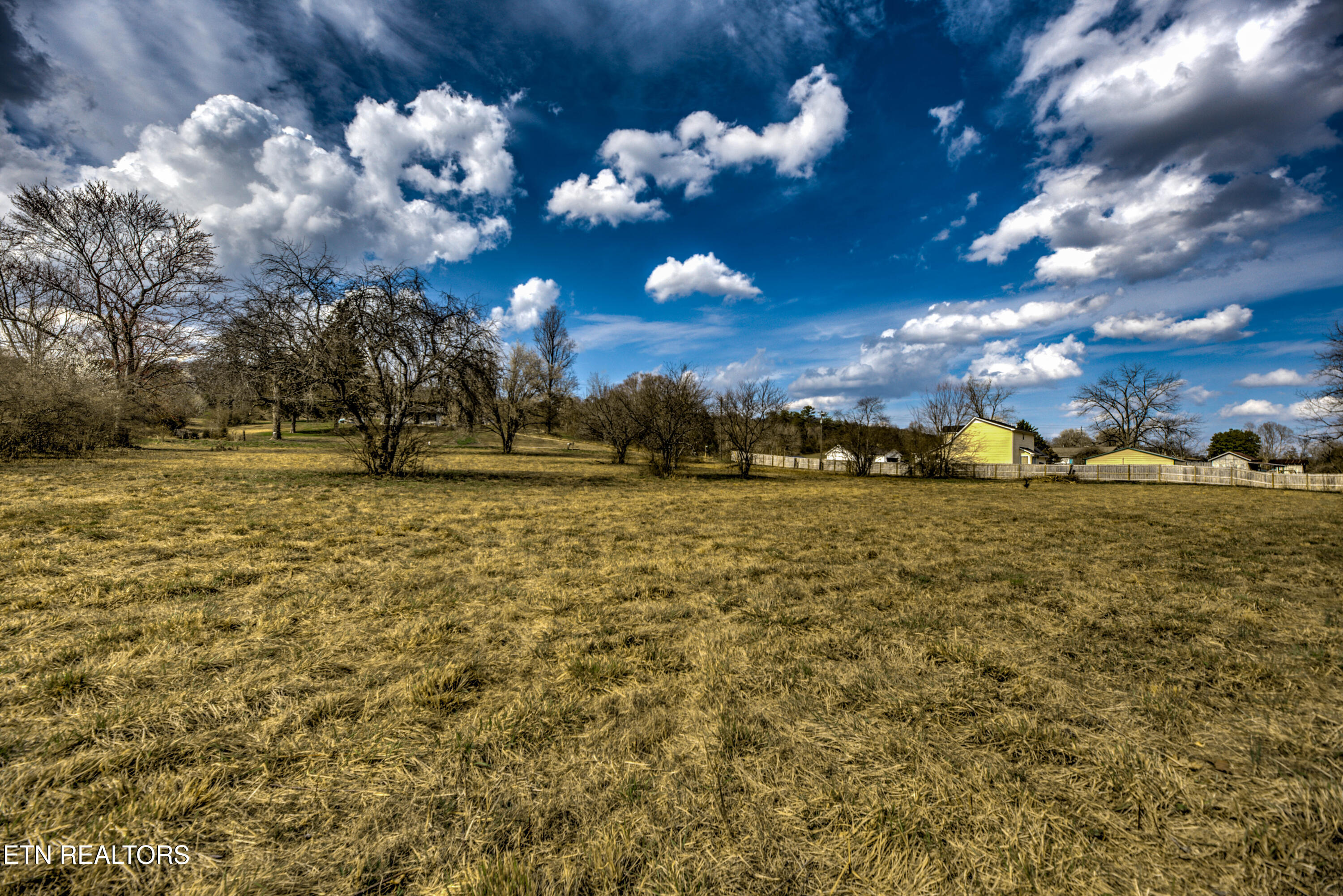 3275 W Wolf Valley Road Clinton TN 37716
