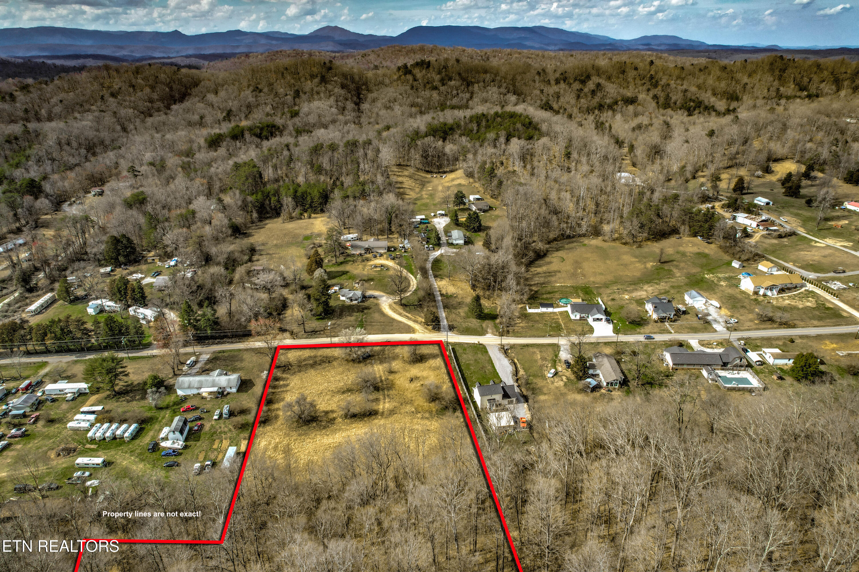 3275 W Wolf Valley Road Clinton TN 37716