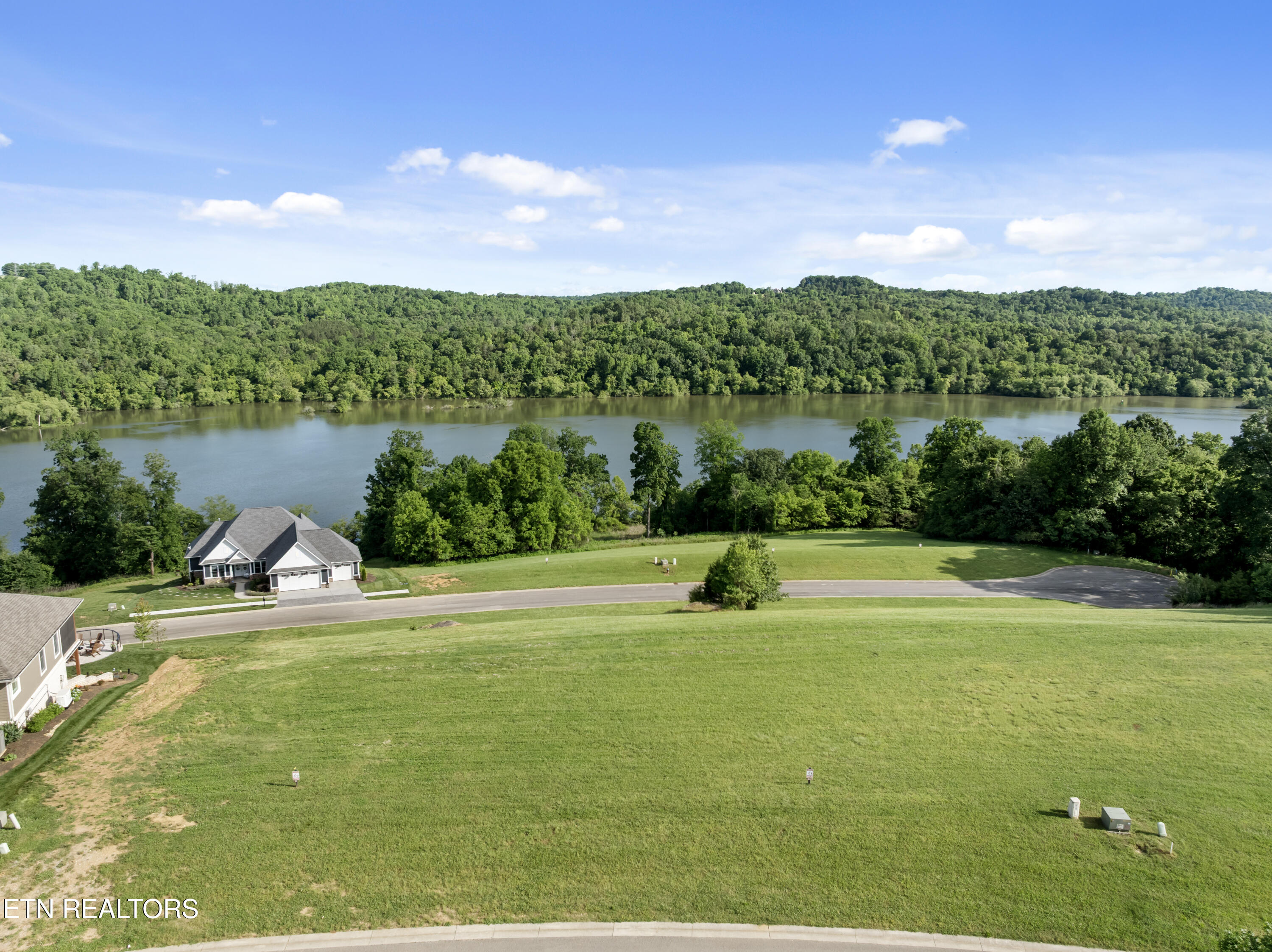 2533 Persimmon Ridge (RDG) Loudon TN 37774