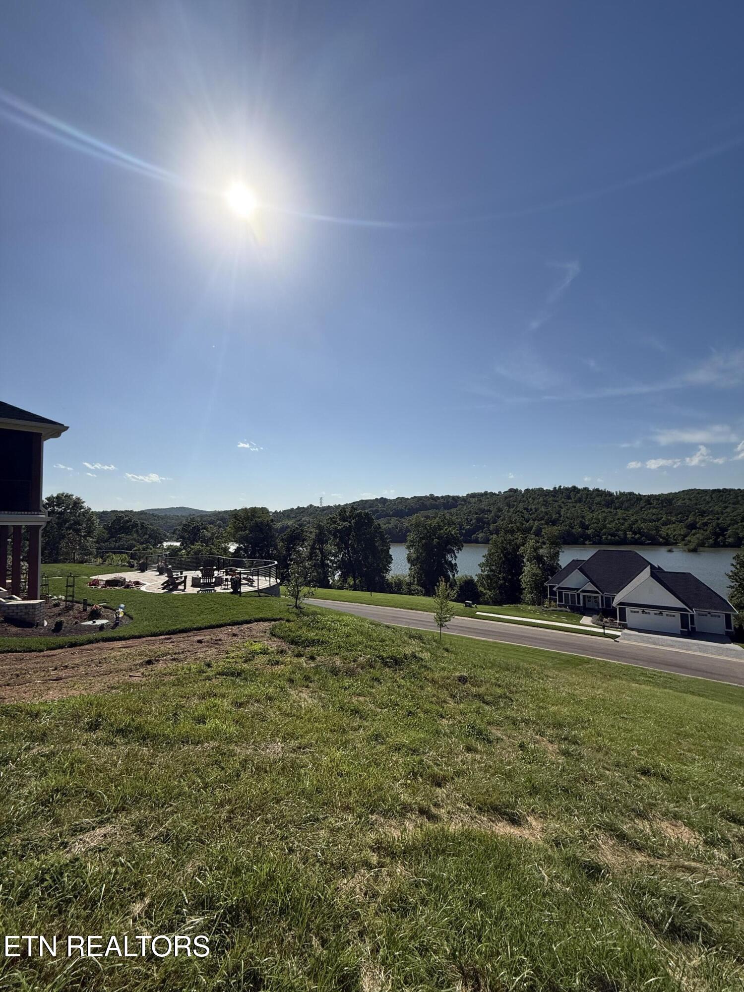 2533 Persimmon Ridge (RDG) Loudon TN 37774