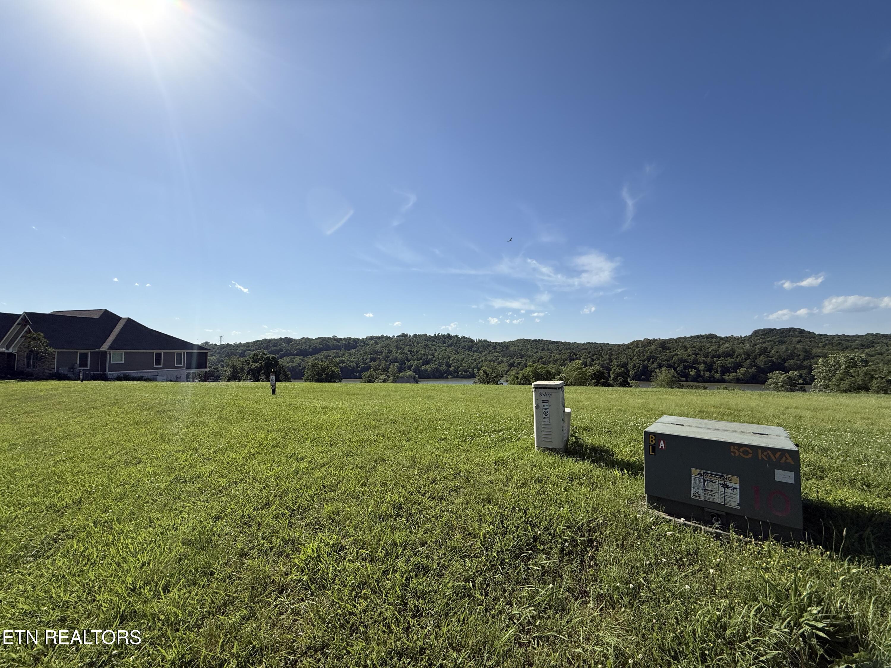 2533 Persimmon Ridge (RDG) Loudon TN 37774