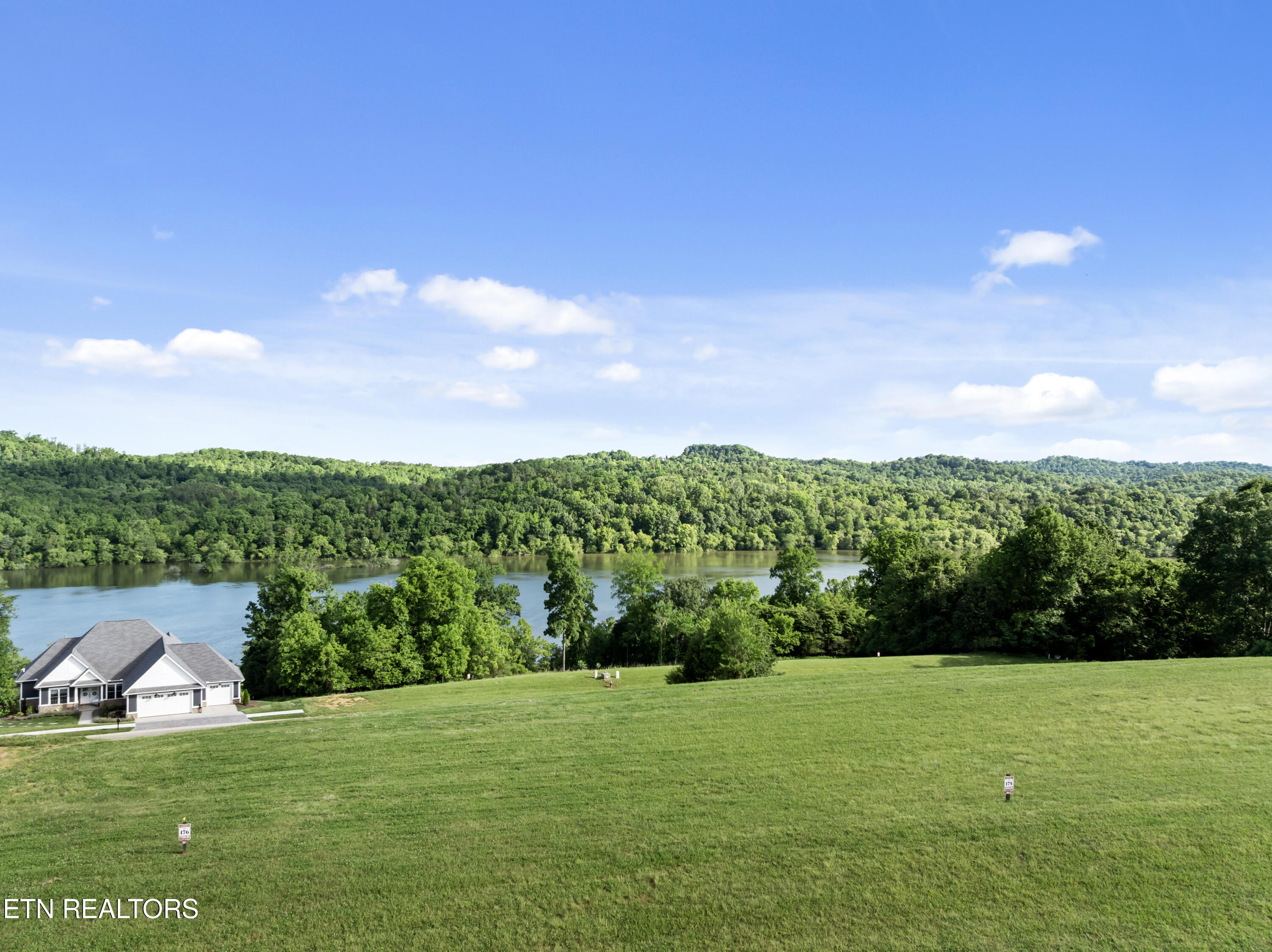 2533 Persimmon Ridge (RDG) Loudon TN 37774