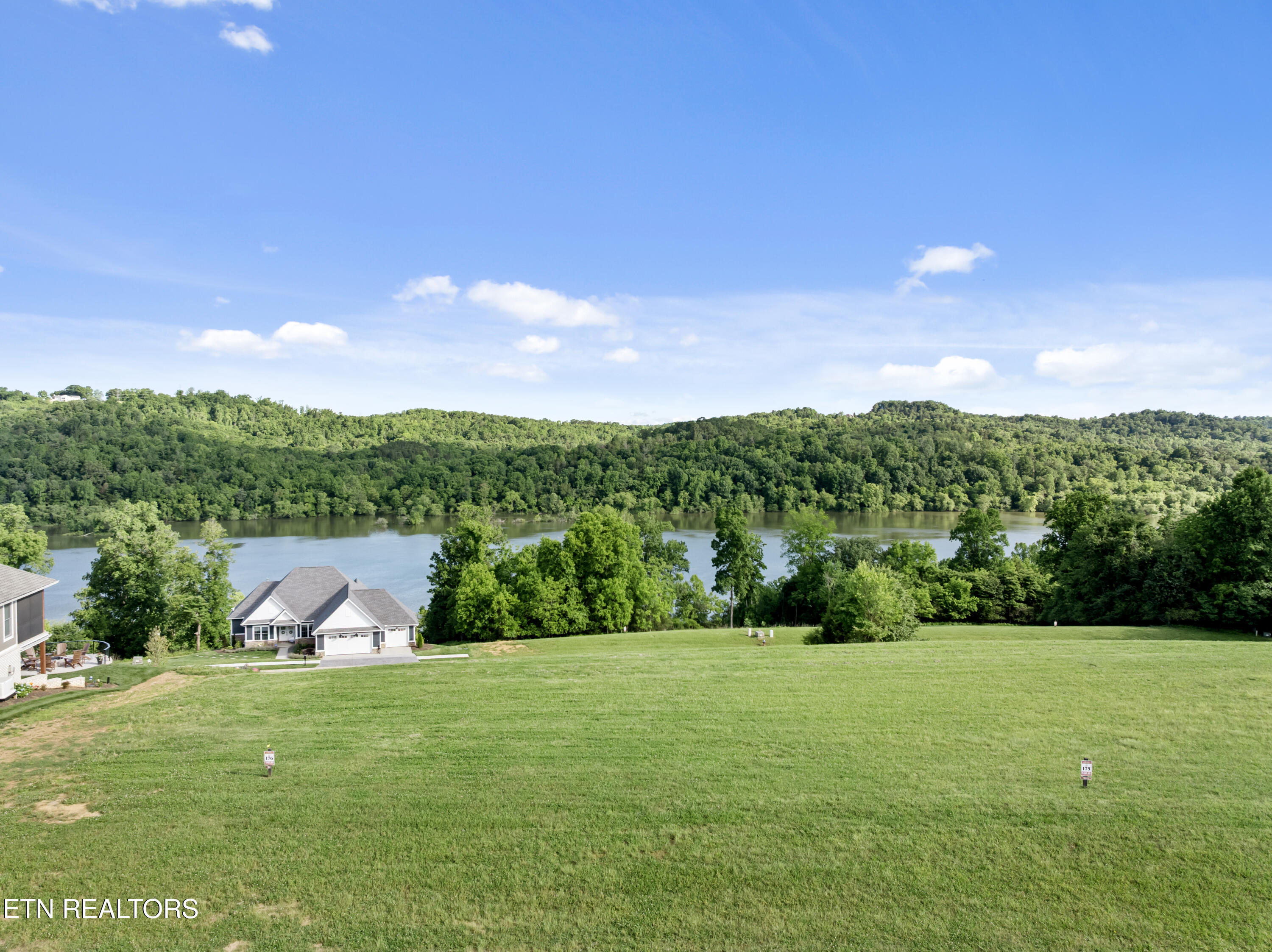 2533 Persimmon Ridge (RDG) Loudon TN 37774