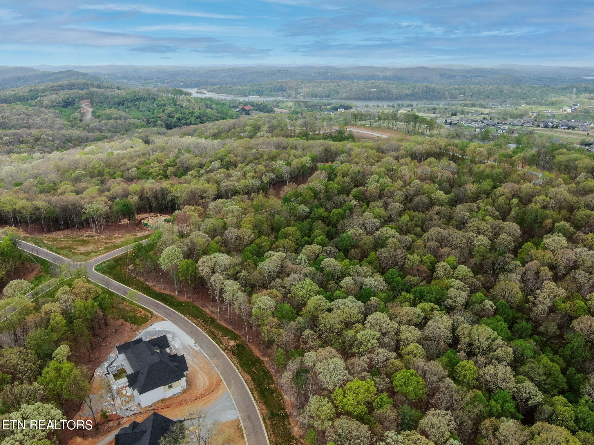289 Flip Flop Way Loudon TN 37774