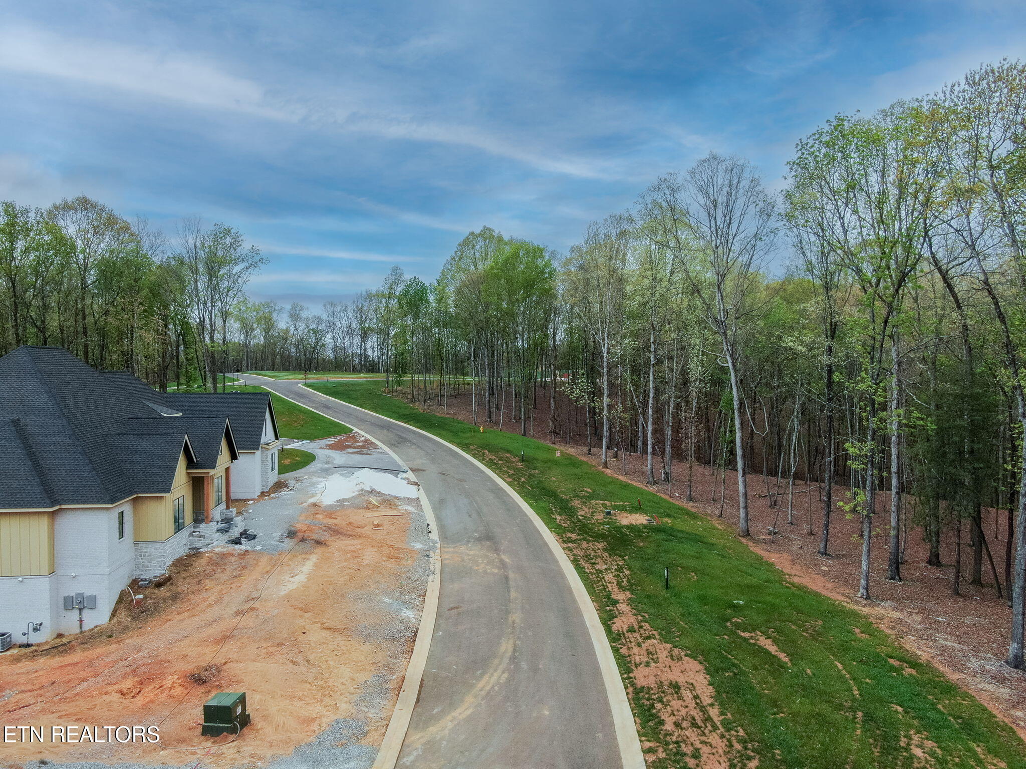 289 Flip Flop Way Loudon TN 37774