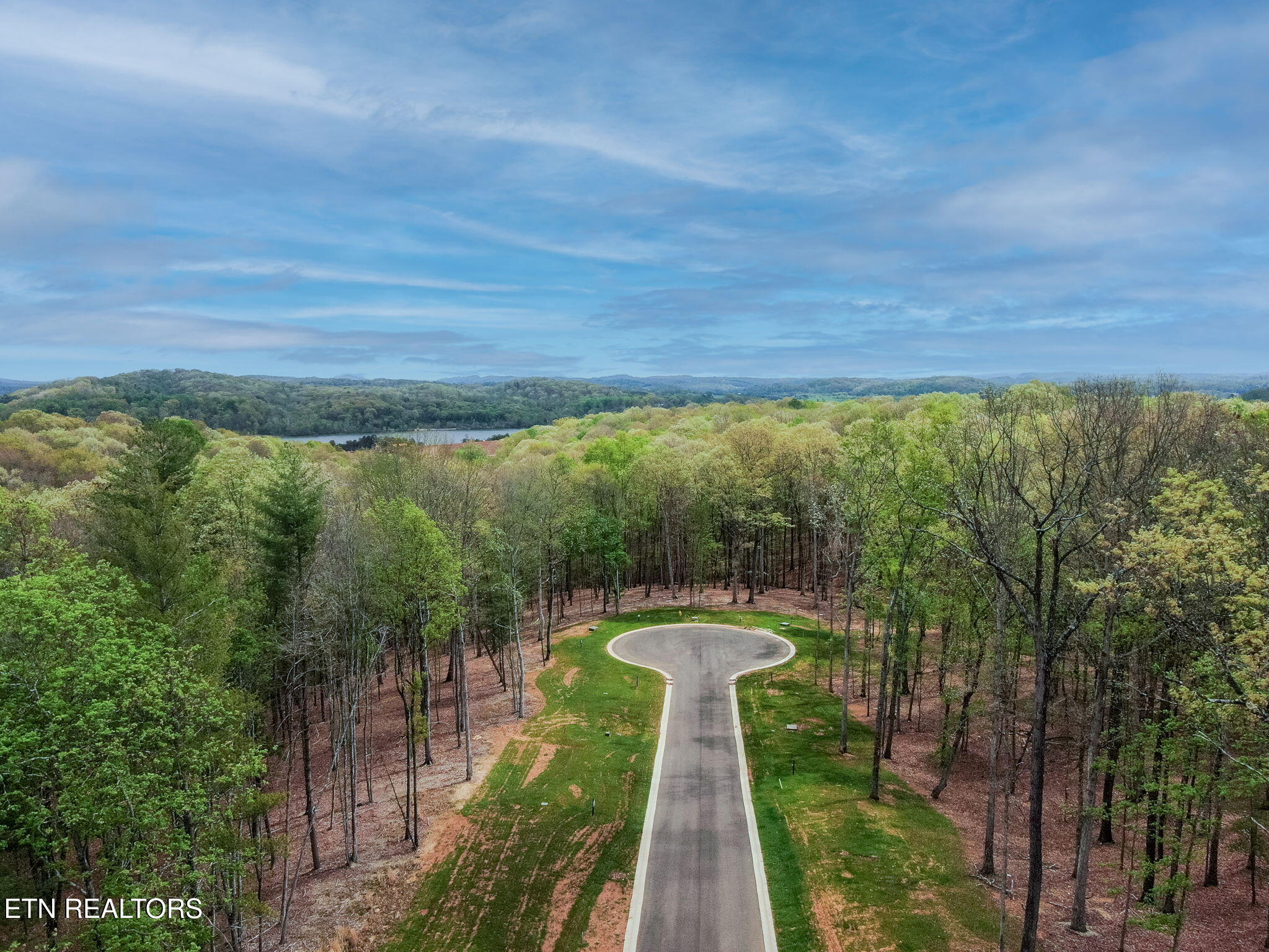 289 Flip Flop Way Loudon TN 37774