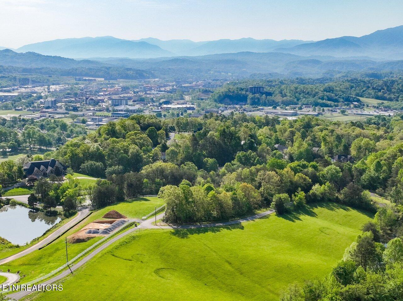 1140 Crestview Drive Pigeon Forge TN 37863