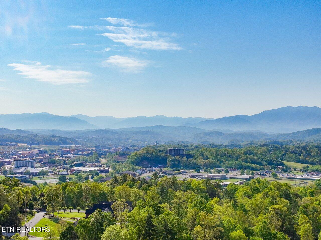 1140 Crestview Drive Pigeon Forge TN 37863