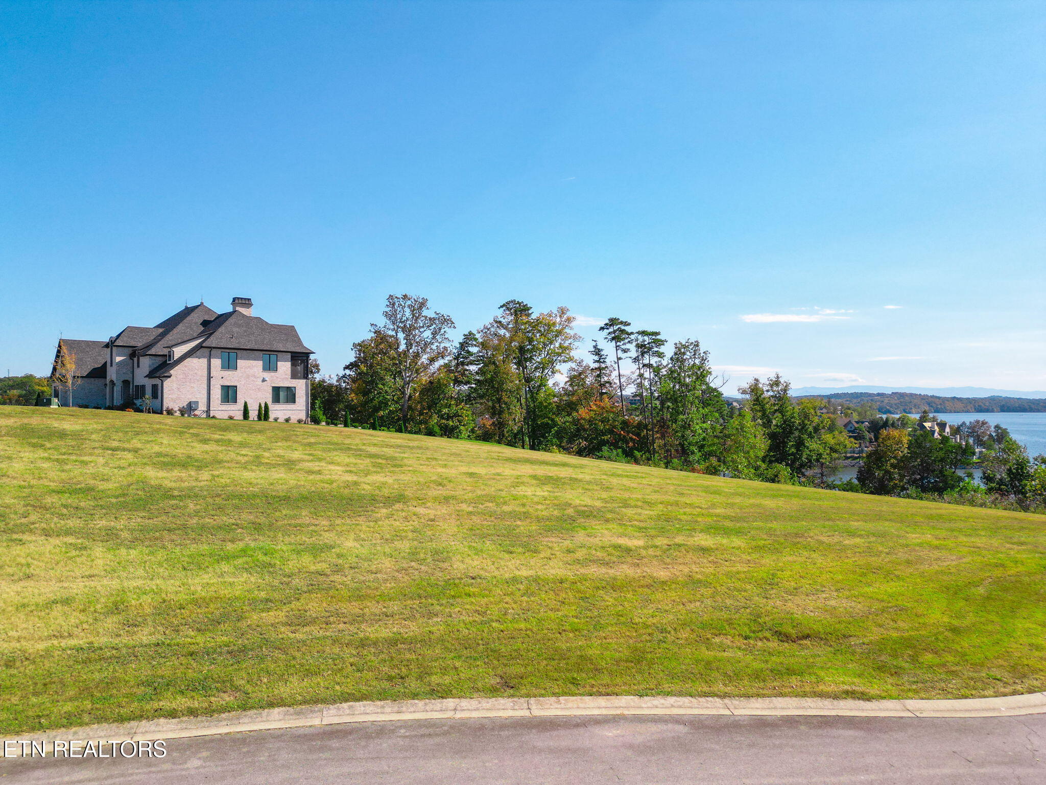 1199 Shadow Hill Drive Lenoir City TN 37772