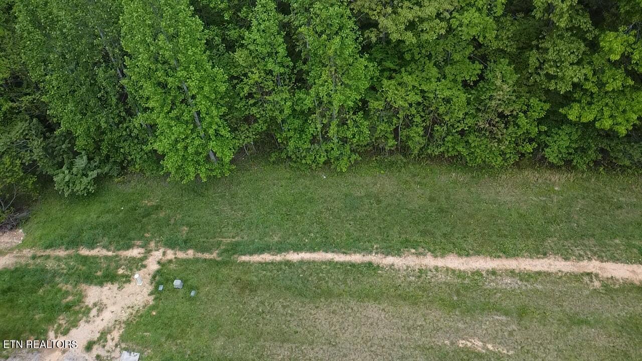 42 Old Hearth Drive Lafollette TN 37766