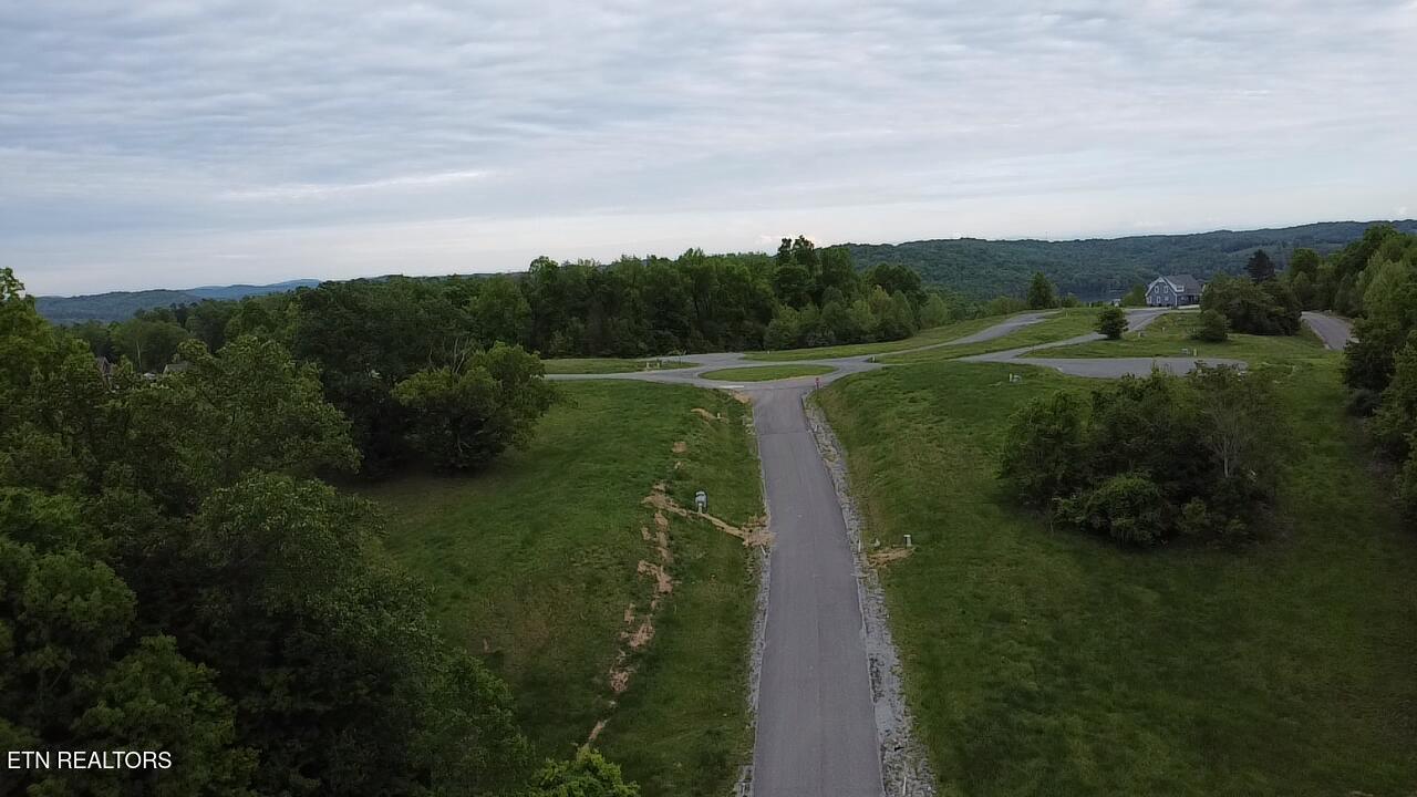 42 Old Hearth Drive Lafollette TN 37766