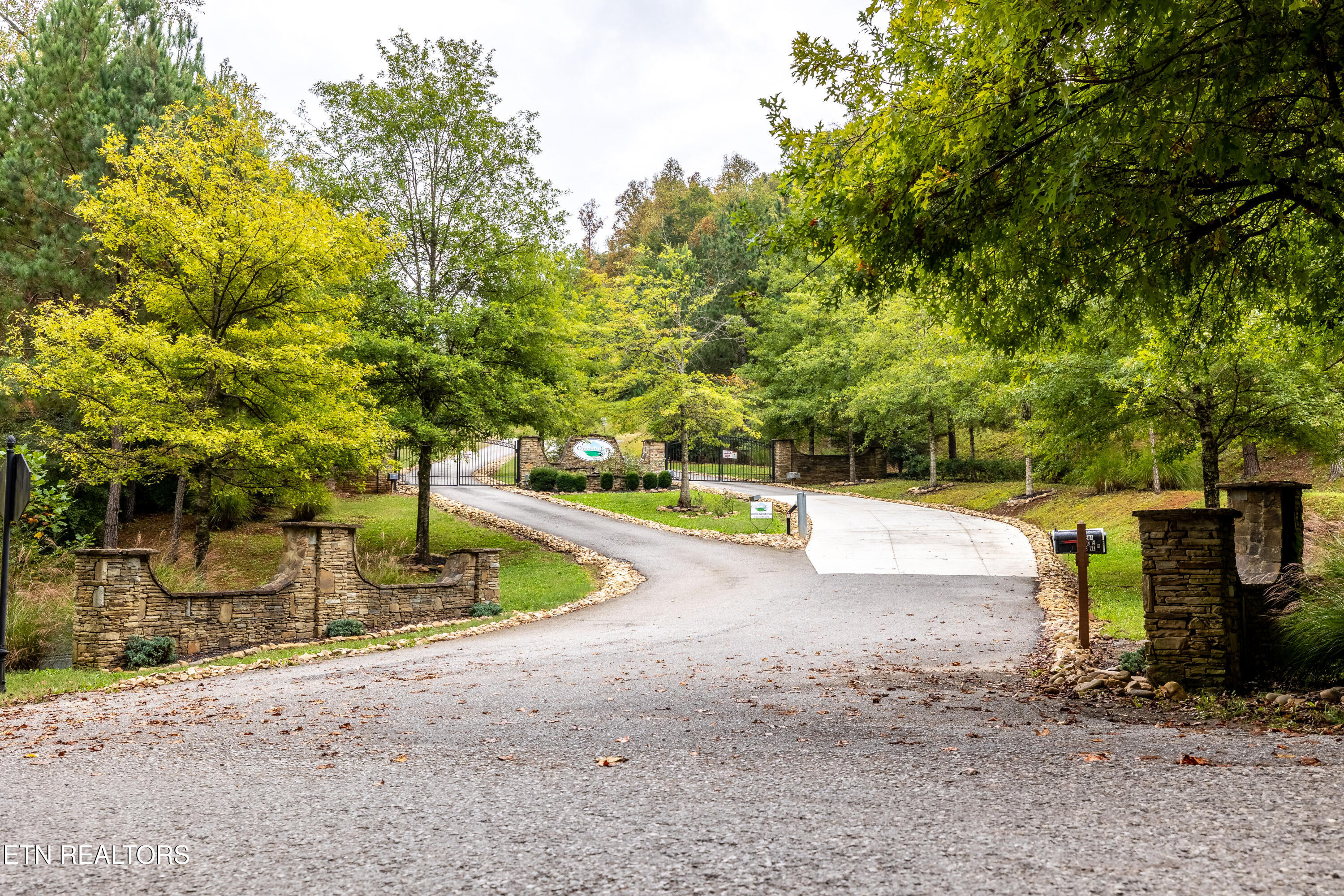42 Old Hearth Drive Lafollette TN 37766