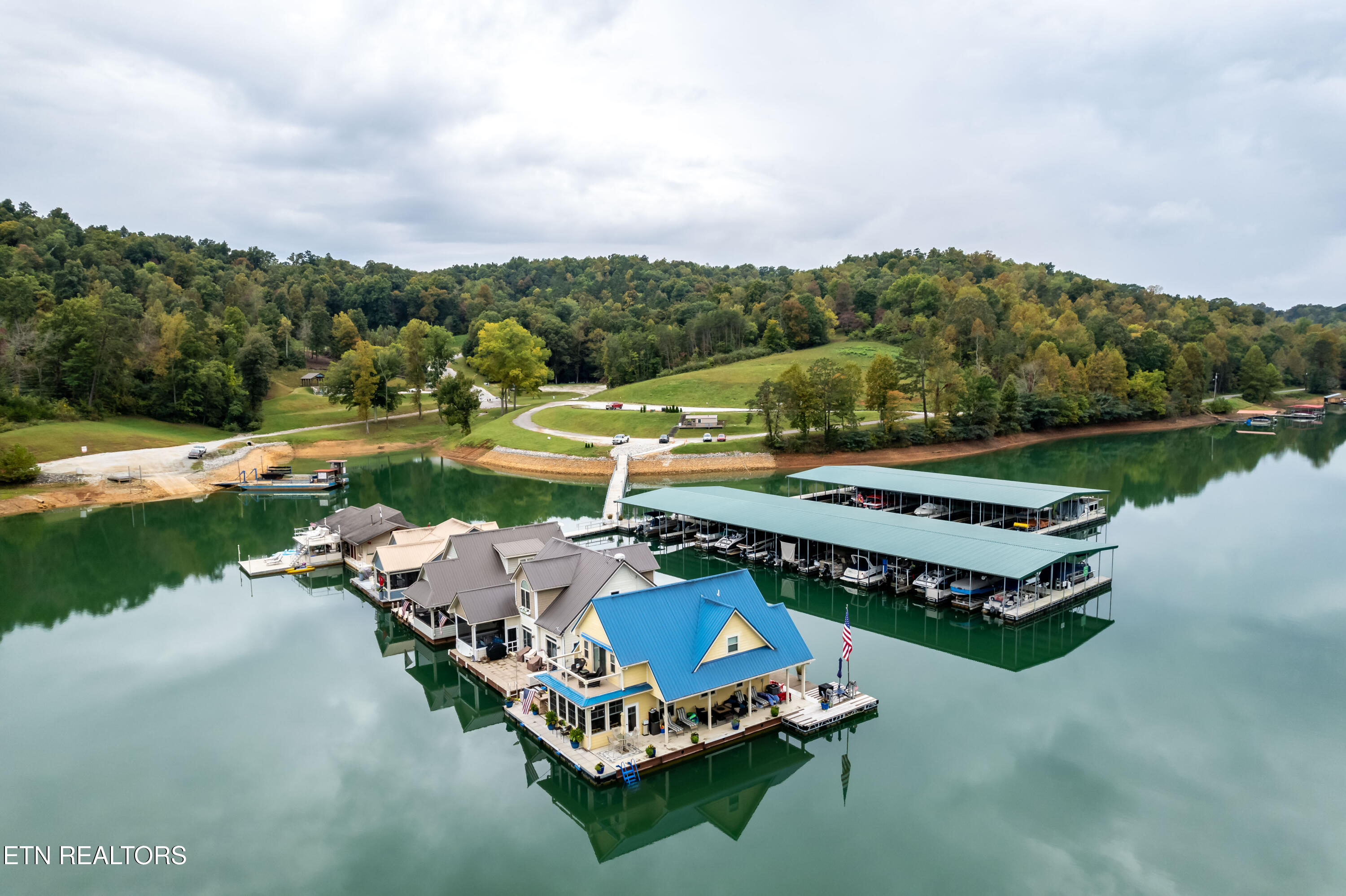 42 Old Hearth Drive Lafollette TN 37766